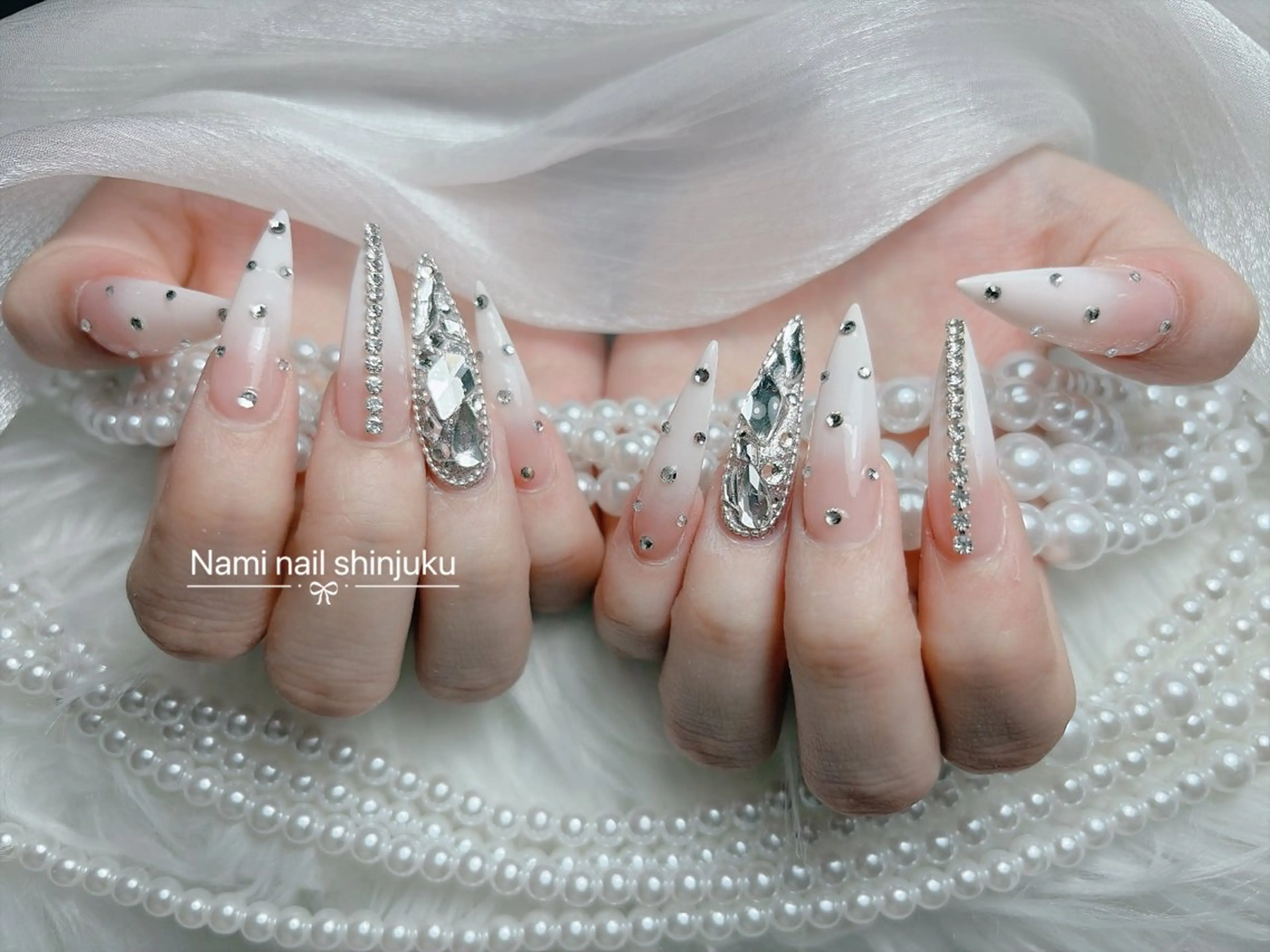 ネイル 長さ出し ガーリー 韓国ネイル ロングネイル 持ち込み ハンドネイル Nami nail salonのネイルデザイン