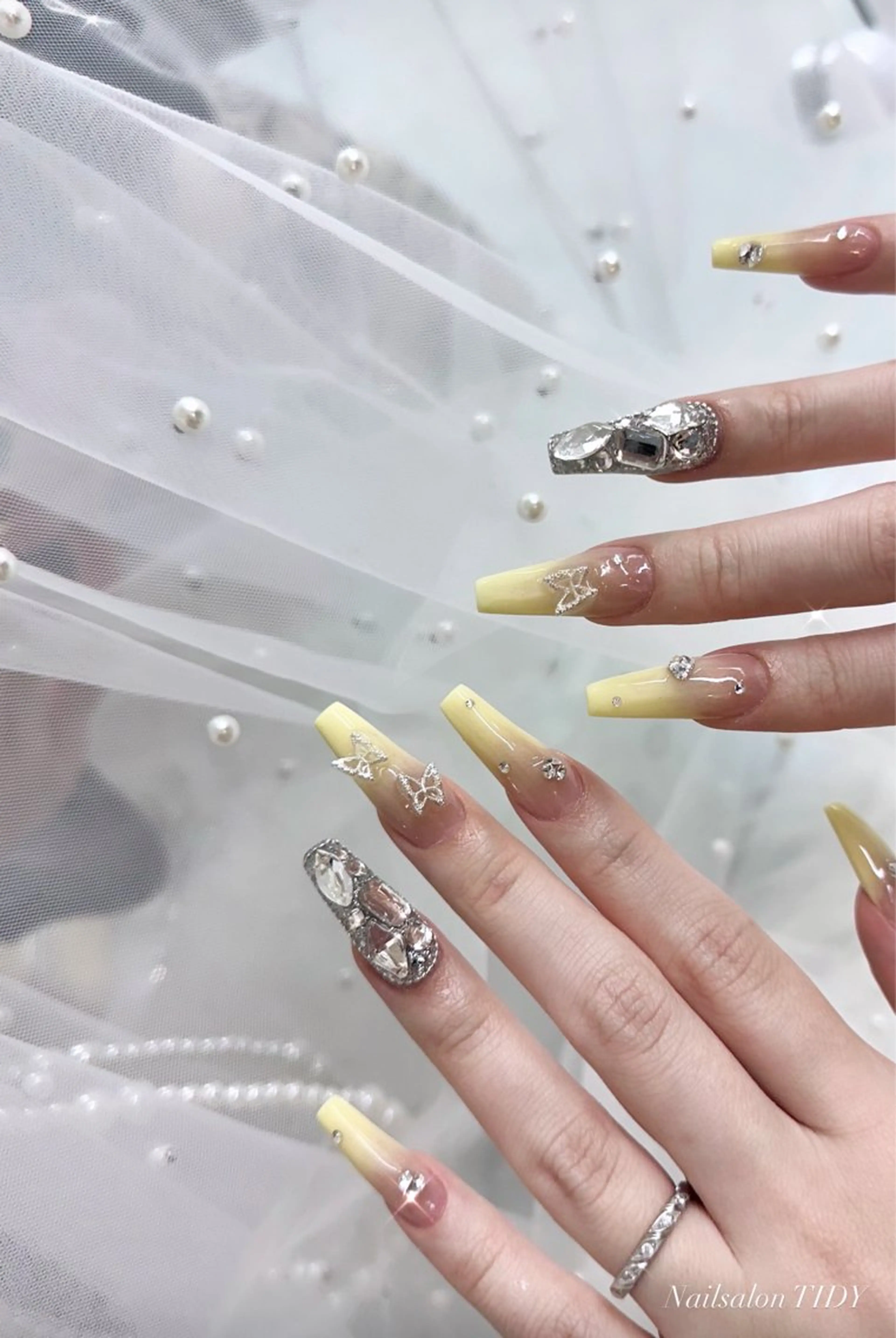 ネイル フットネイル ジェルネイル キラキラネイル 韓国ネイル マグネットネイル ハンドネイル TIDY .のネイルデザイン