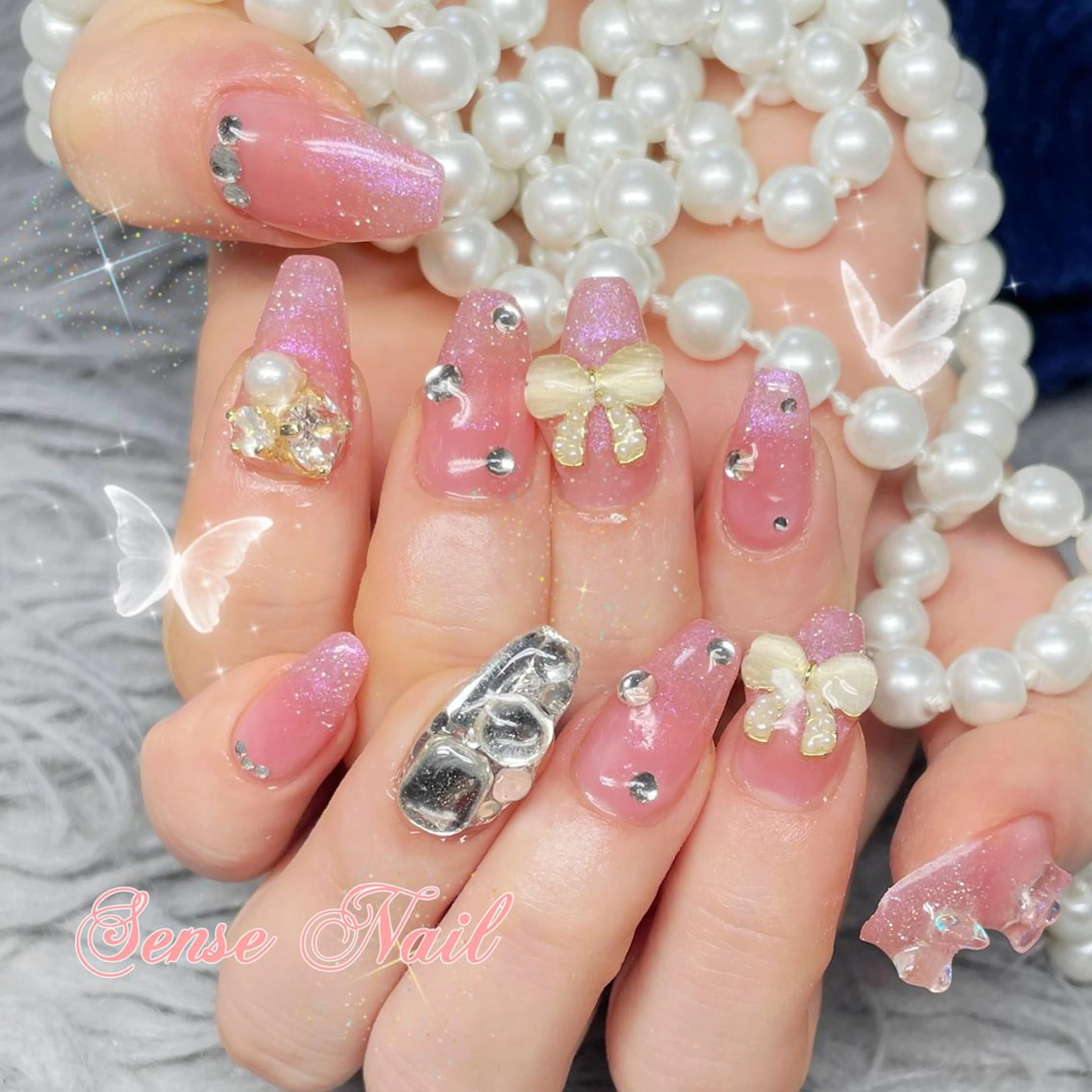 ネイル ハンドネイル 🦋 Queenieのネイルデザイン