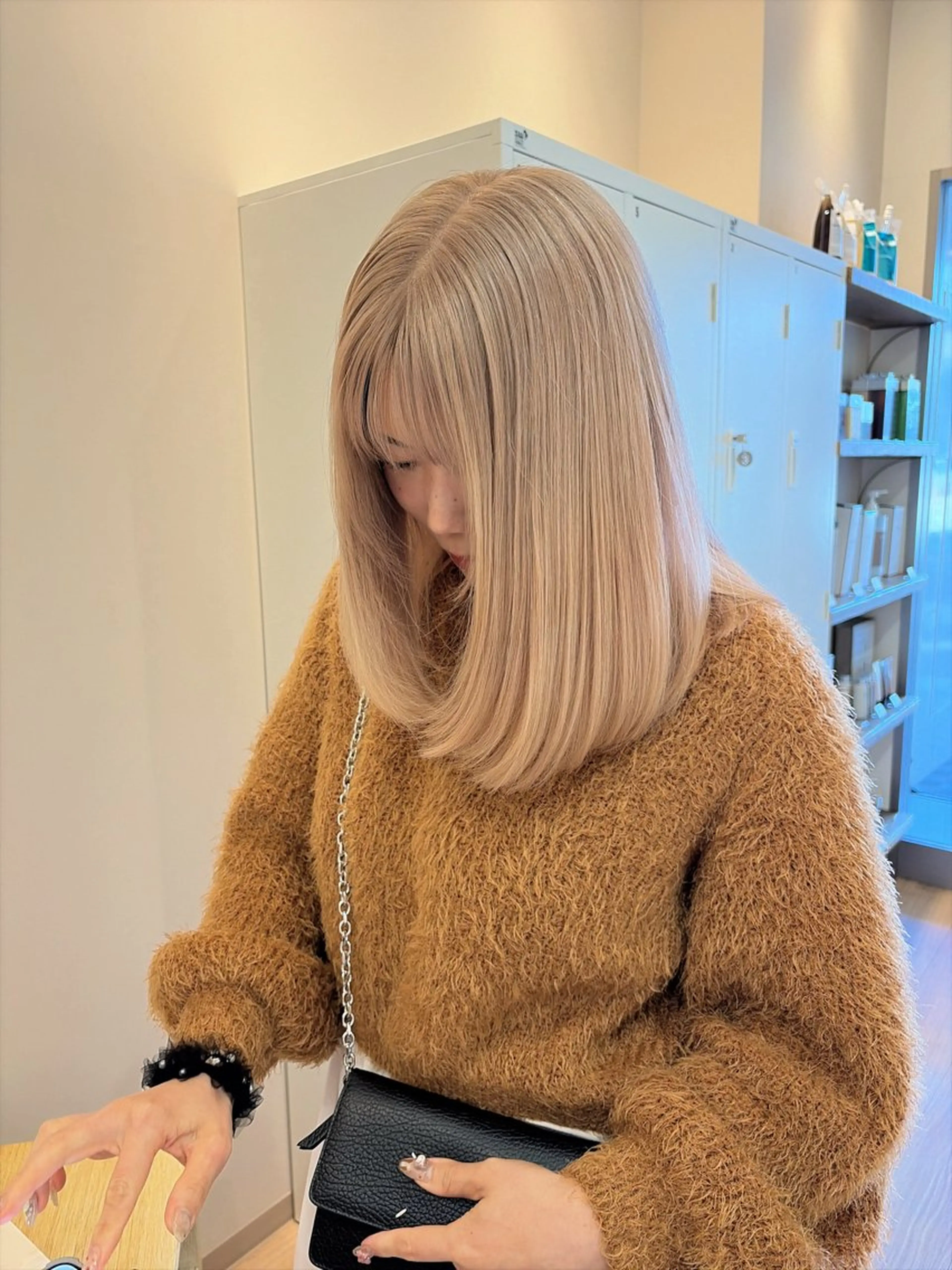 セミロング ａｉｋａ🐩 /艶カラー/レイヤーのヘアスタイル