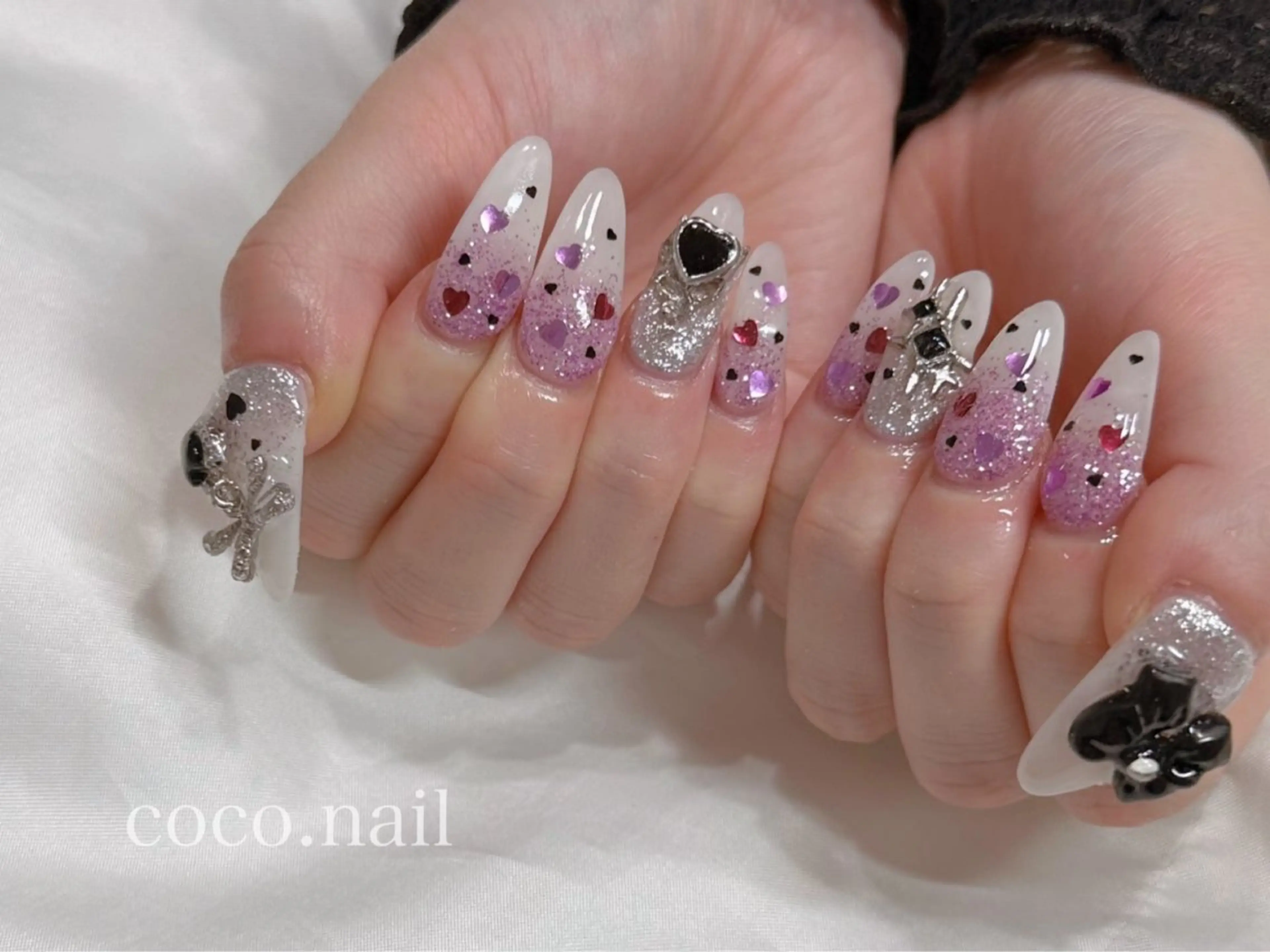 ネイル ハンドネイル フットネイル lili.nail y2k/長さ出しのネイルデザイン