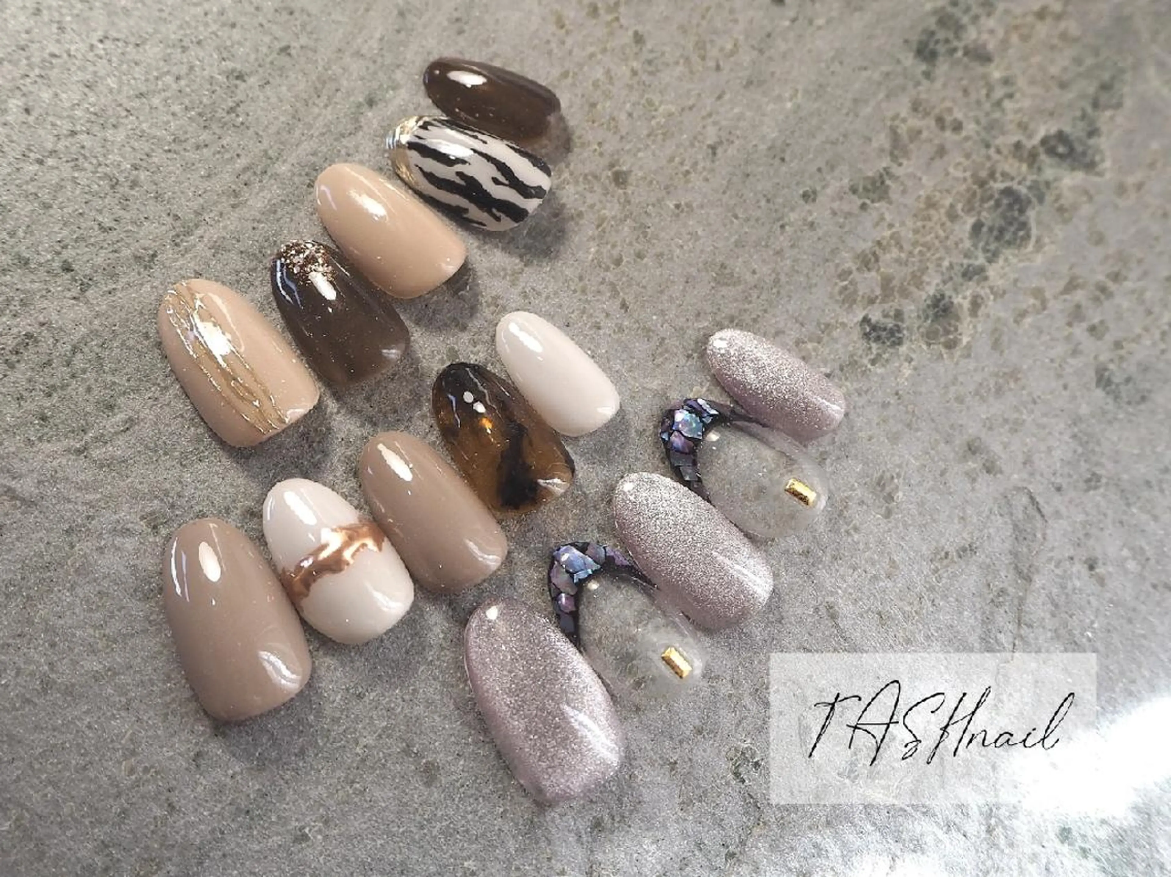 ネイル TASH nailのネイルデザイン
