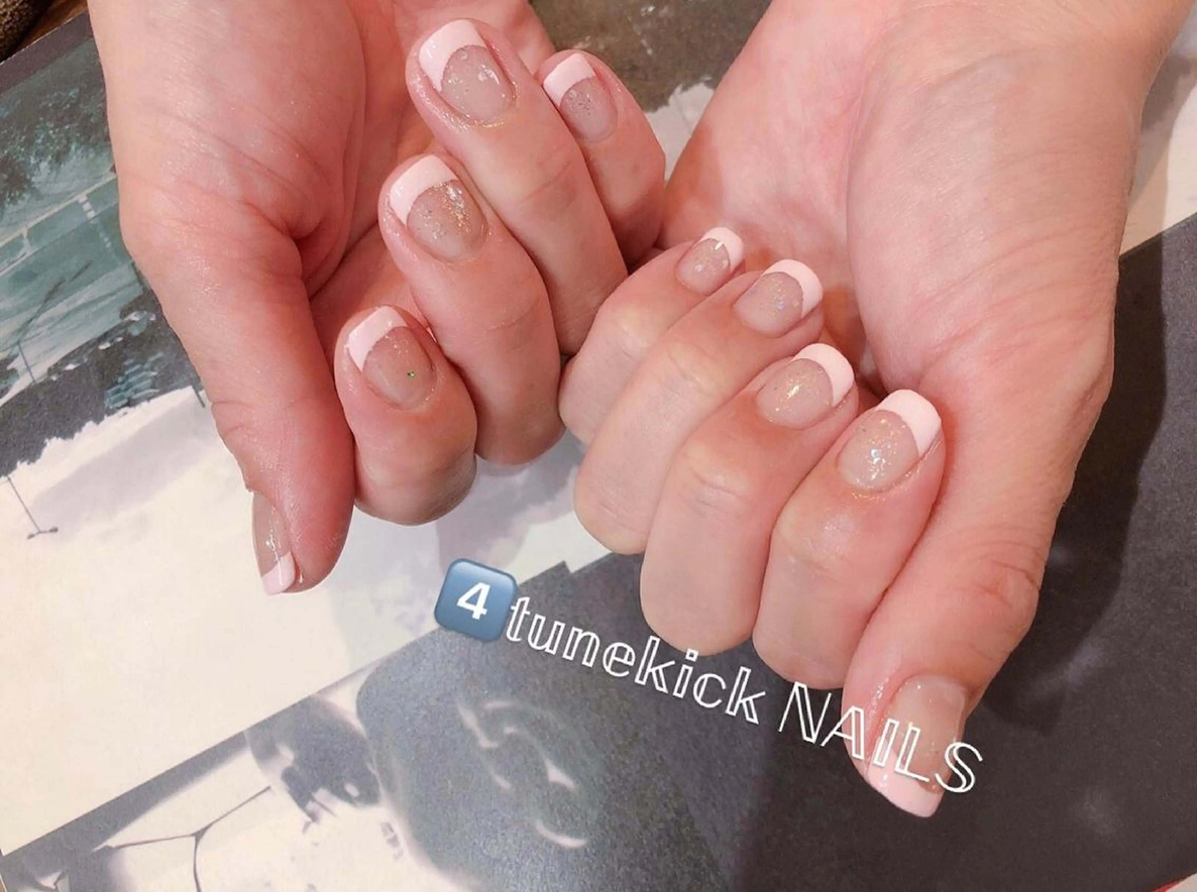 ネイル フレンチネイル ラメ(グリッター) ピンク ホワイト 4tunekick NAILS(フォーチュンキックネイルズ)所属・星野 淳子のネイルデザイン