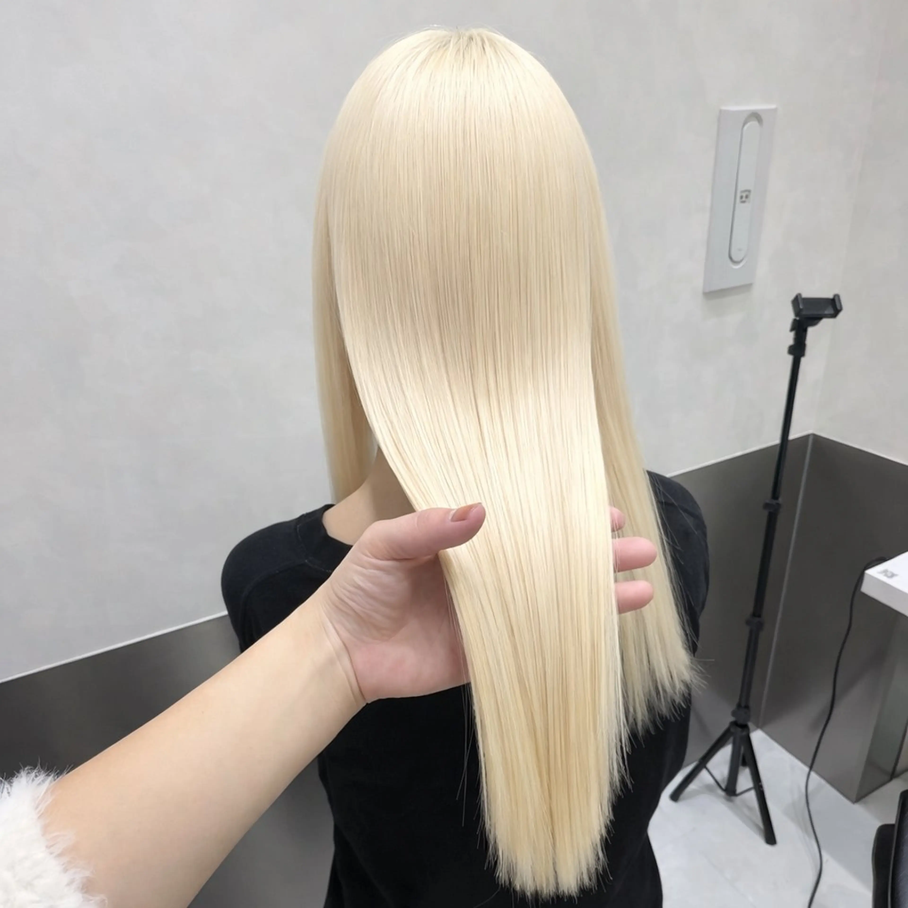 セミロング カラー ブリーチ ブロンド ケアブリーチ ハイトーンカラー ホワイトブロンド ヘアカラー ヘアセット ✨ブリーチ支持No1 複雑履歴修正/舘岡のヘアスタイル