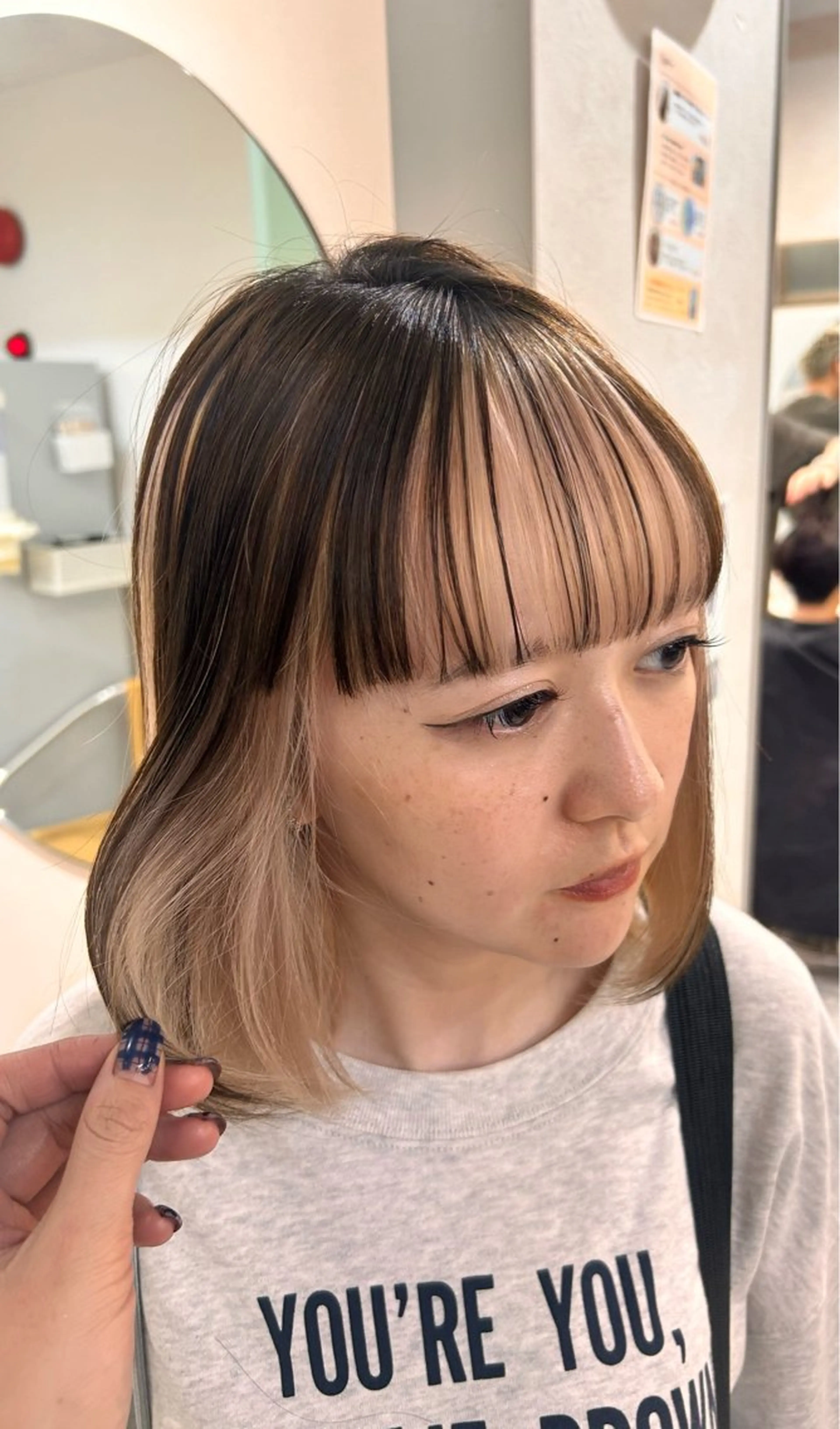 ミディアム カラー 抜きっぱなしブロンド ブロンド ヘアカラー トリートメント ひかり HAZELのヘアスタイル