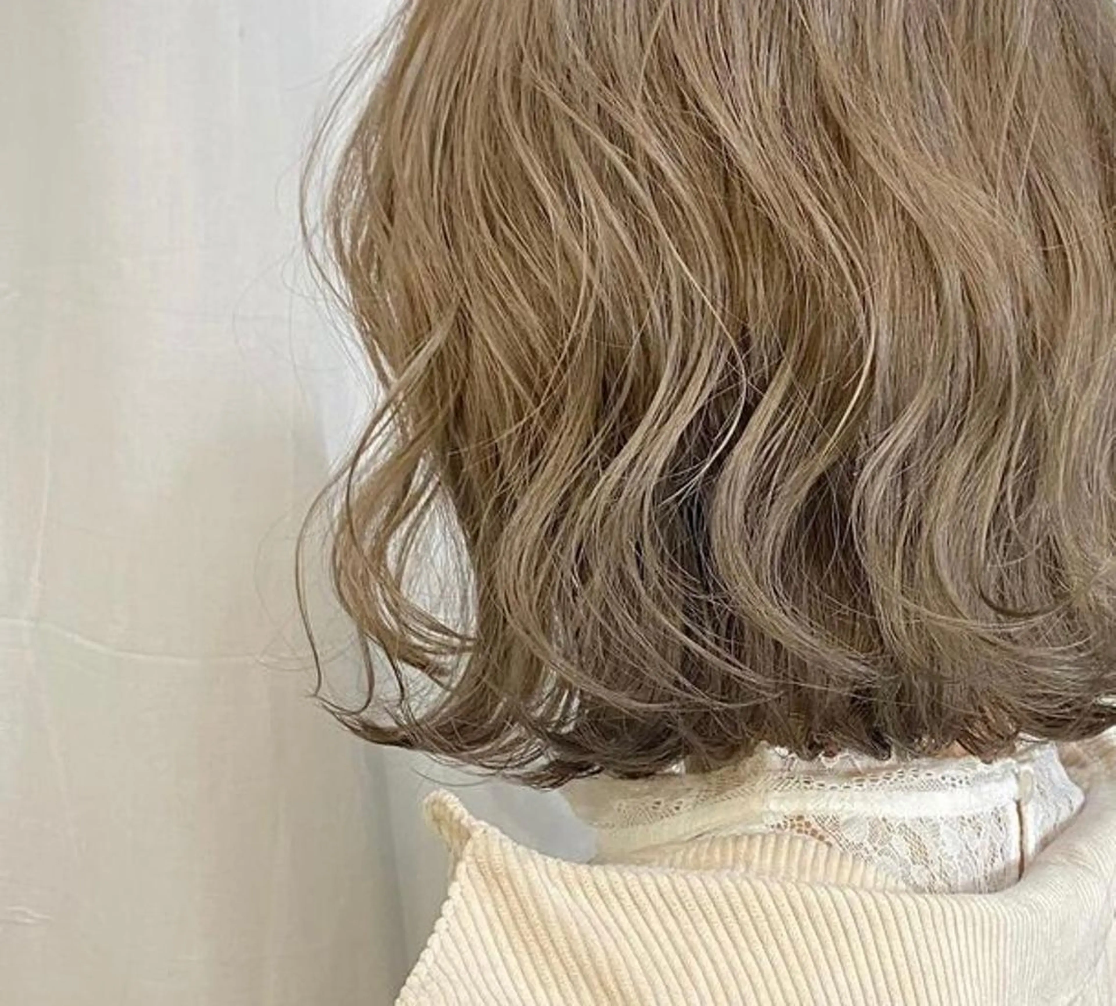 ショート カラー ヘアアレンジ グレージュ オリーブグレージュ オリーブグレー ヘアセット🎀パーマ Tsubasaのヘアスタイル