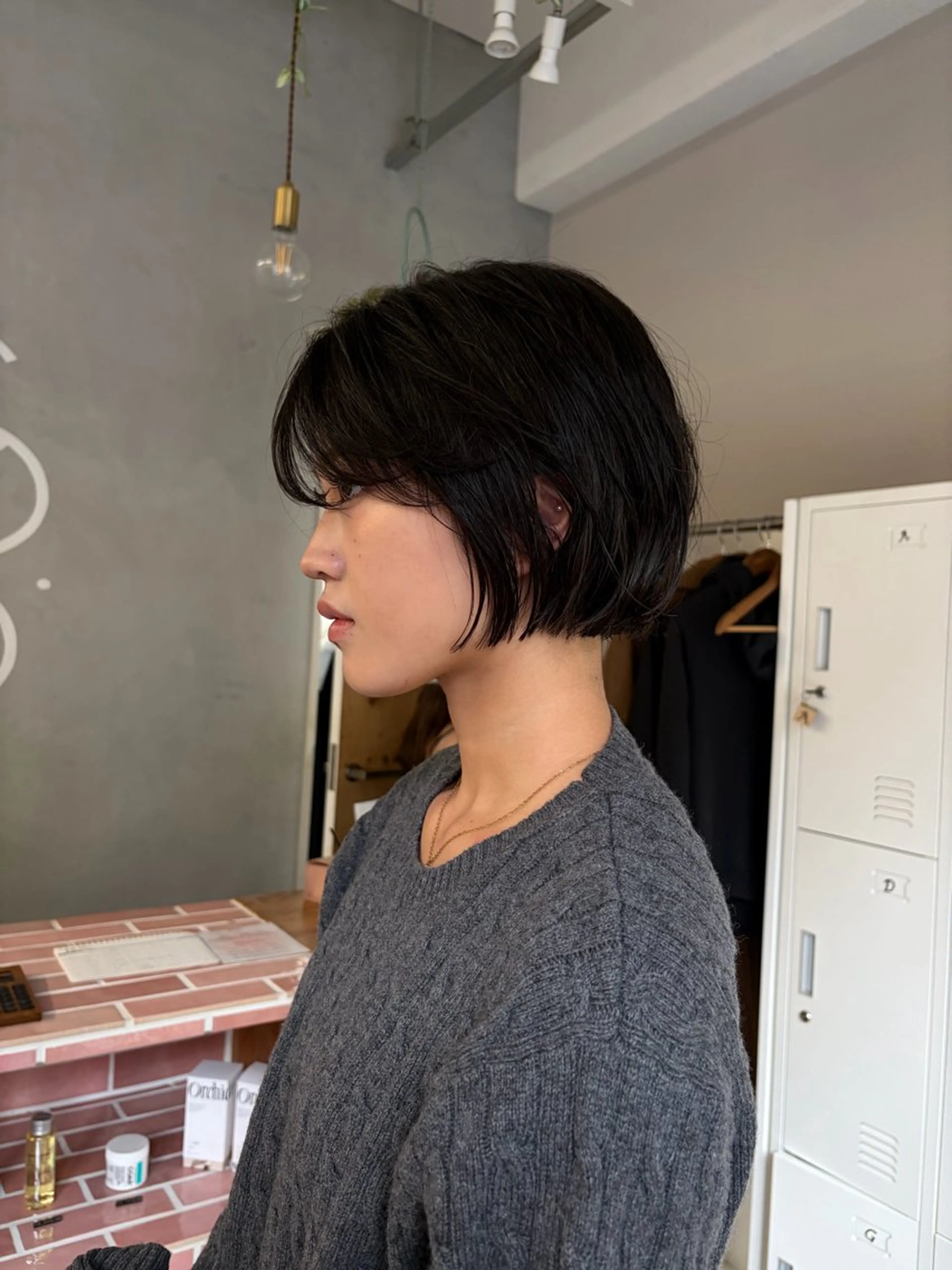 ショート レイヤーカット/ 酸性ストレート梅田のヘアスタイル