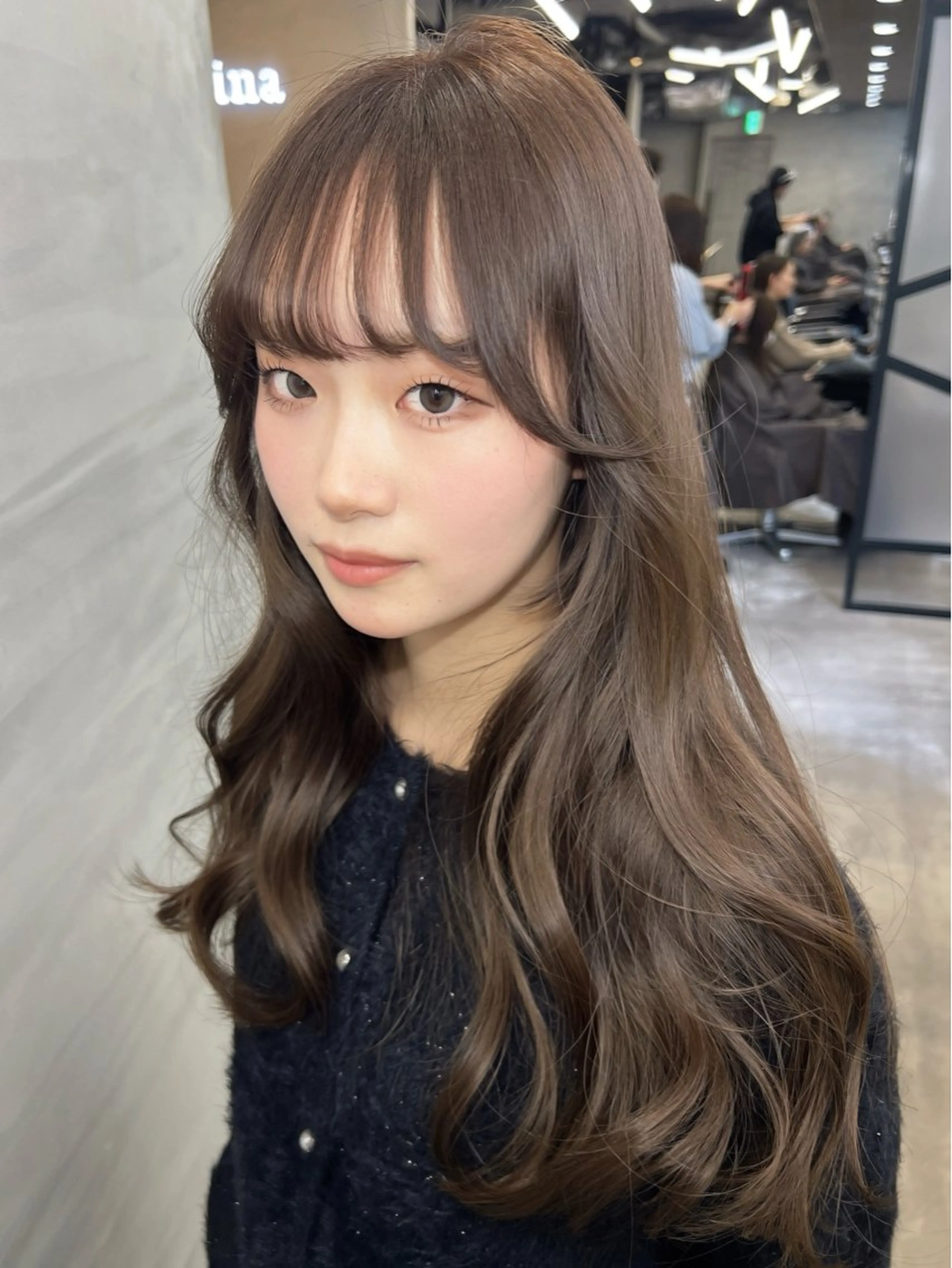 ロング カラー カット ヘアカラー トリートメント 前髪/顔まわりカット 艶髪/髪質改善/縮毛のヘアスタイル