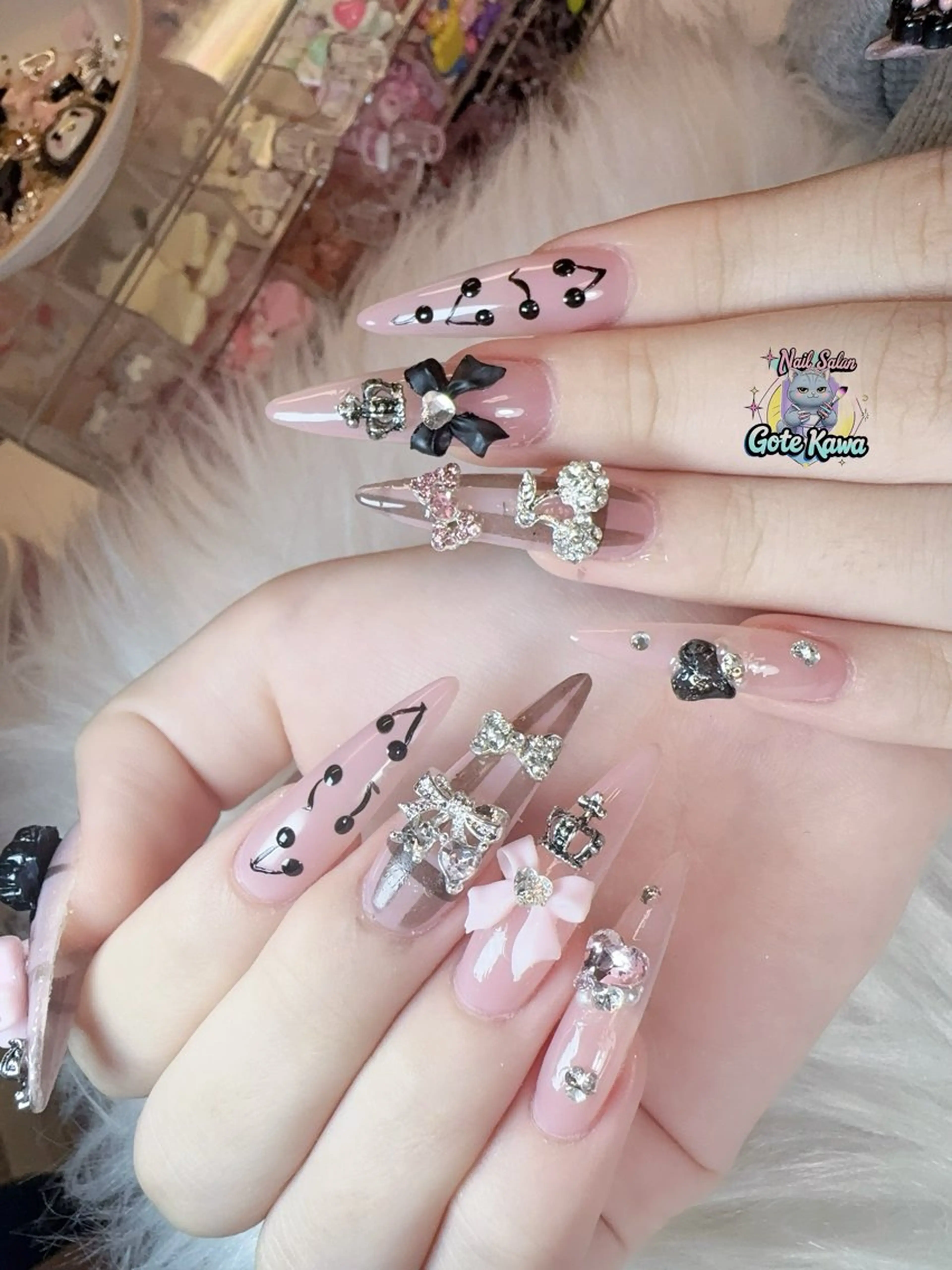 ネイル アートネイル 長さ出し キラキラネイル ピンク リボン ハンドネイル ハンドケア Gote Kawa nail salonのネイルデザイン