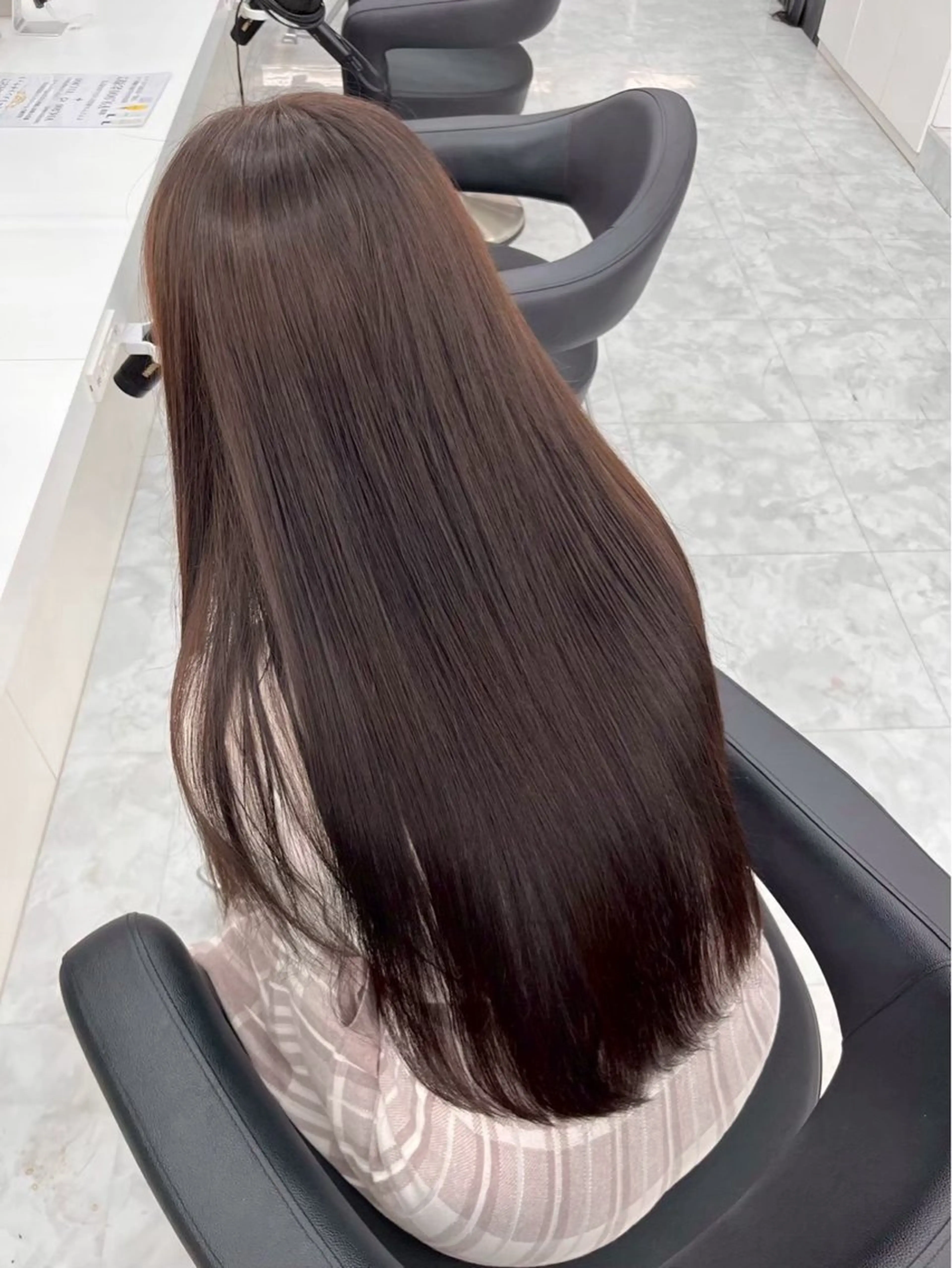 ロング カラー 浪岡 咲花のヘアスタイル