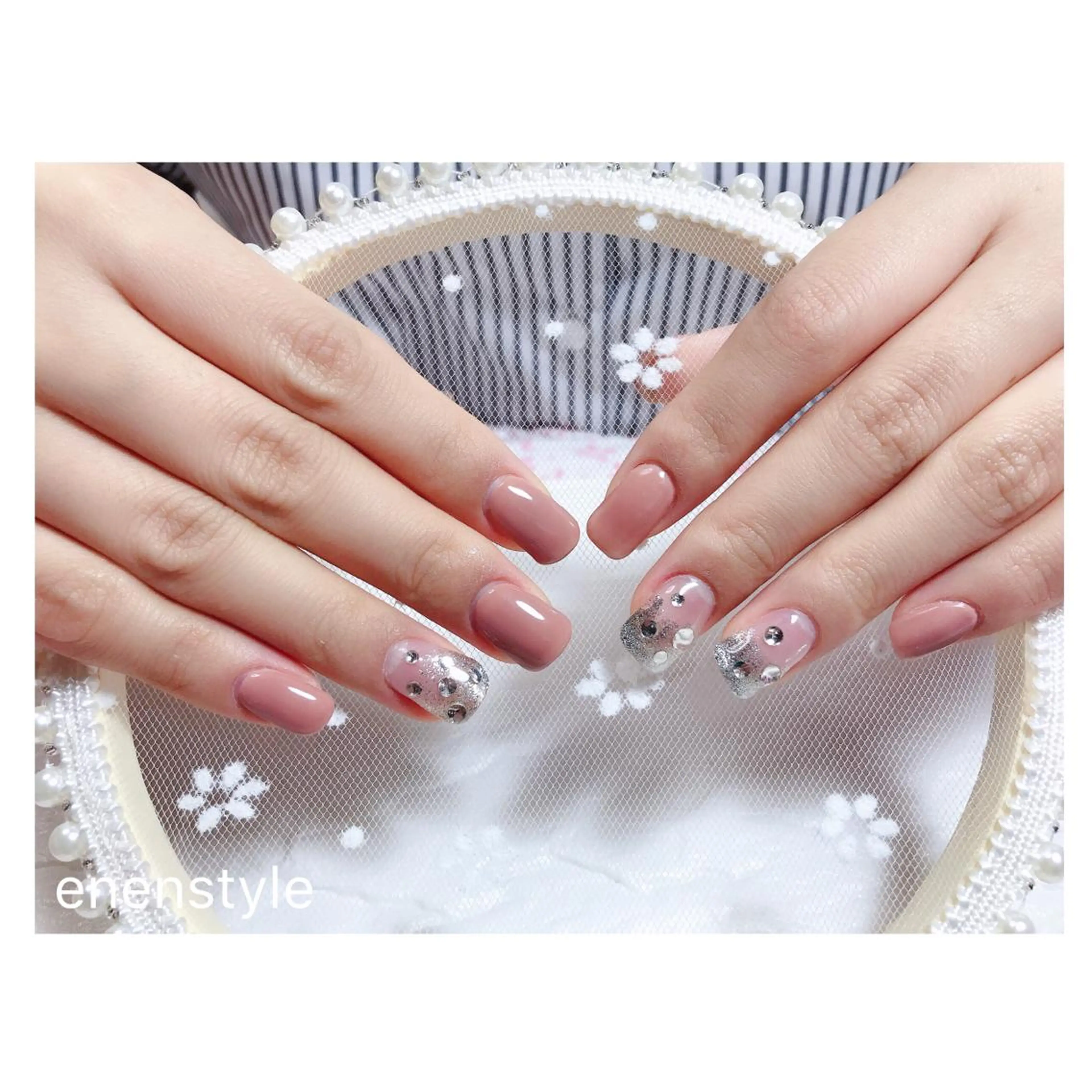 ショート ネイル ジェルネイル ニュアンスネイル オフィスネイル シンプルネイル ハンドネイル 👑enen style👑のネイルデザイン