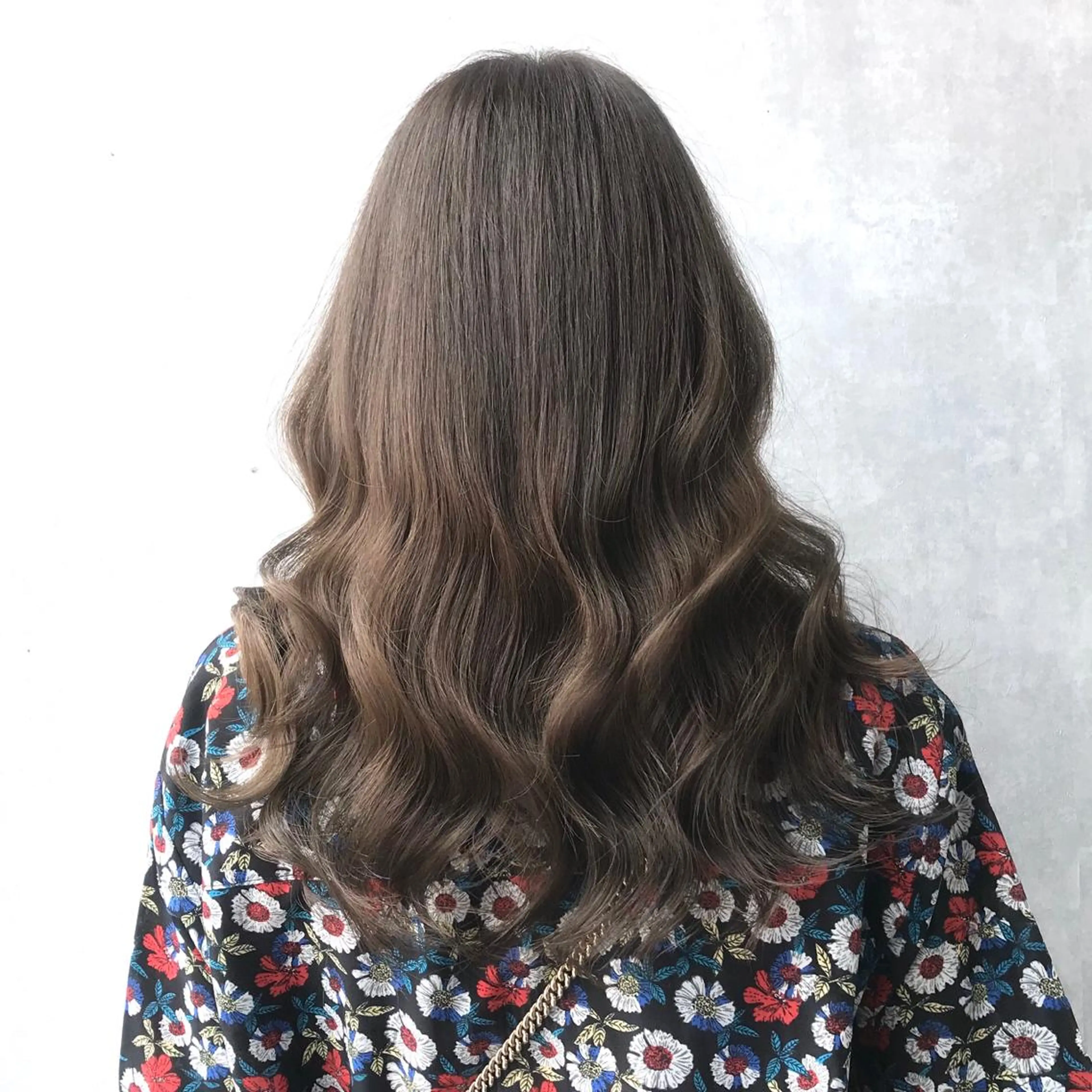 ロング カラー ブリーチ グレージュ ブリーチなしカラー ヨシンモリ ムルギョル巻き K-POP好き美容師 🇰🇷Kai.Yのヘアスタイル