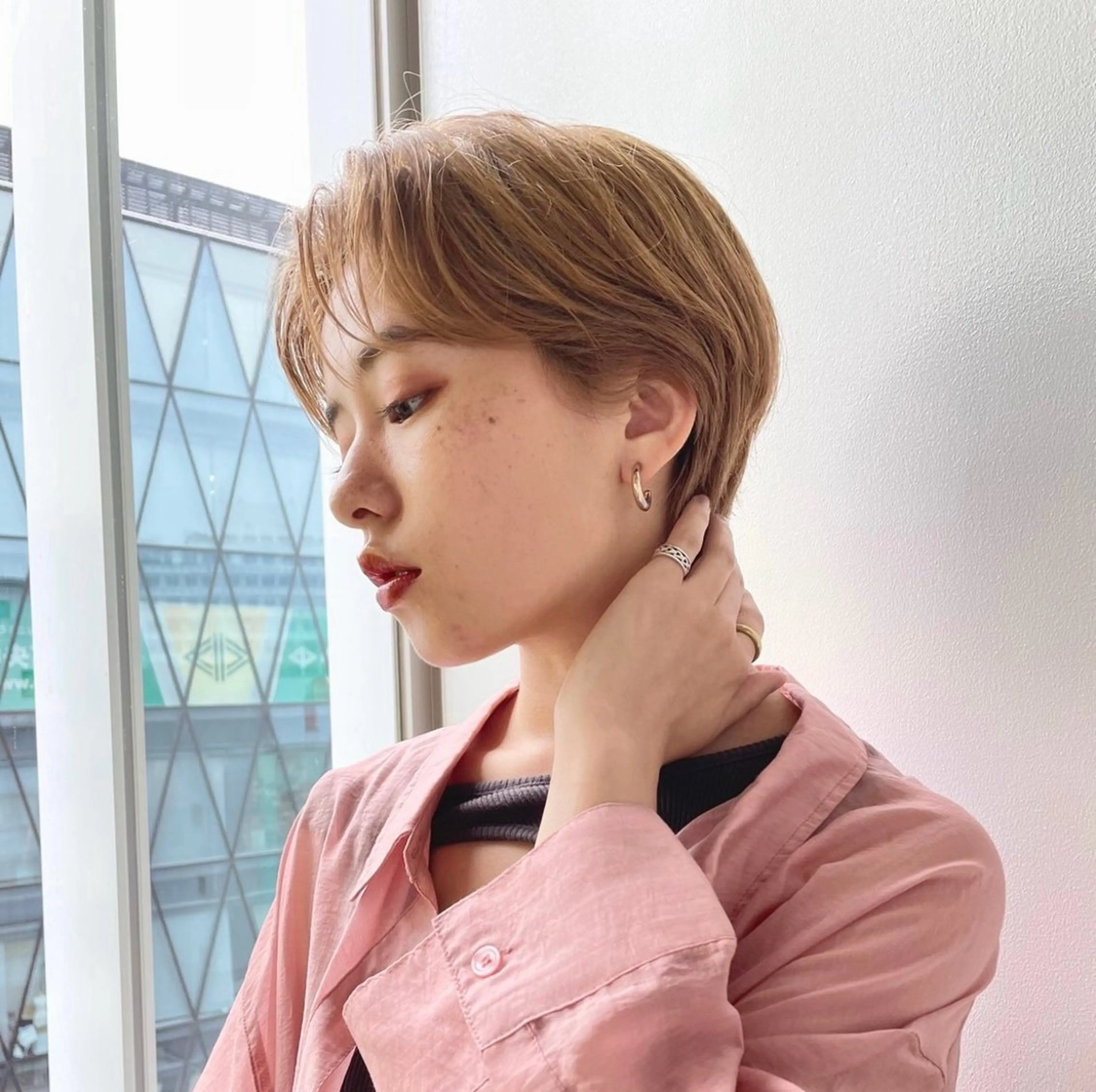 ショート 透明感/血色カラー/ 似合せレイヤー/ゆいのヘアスタイル