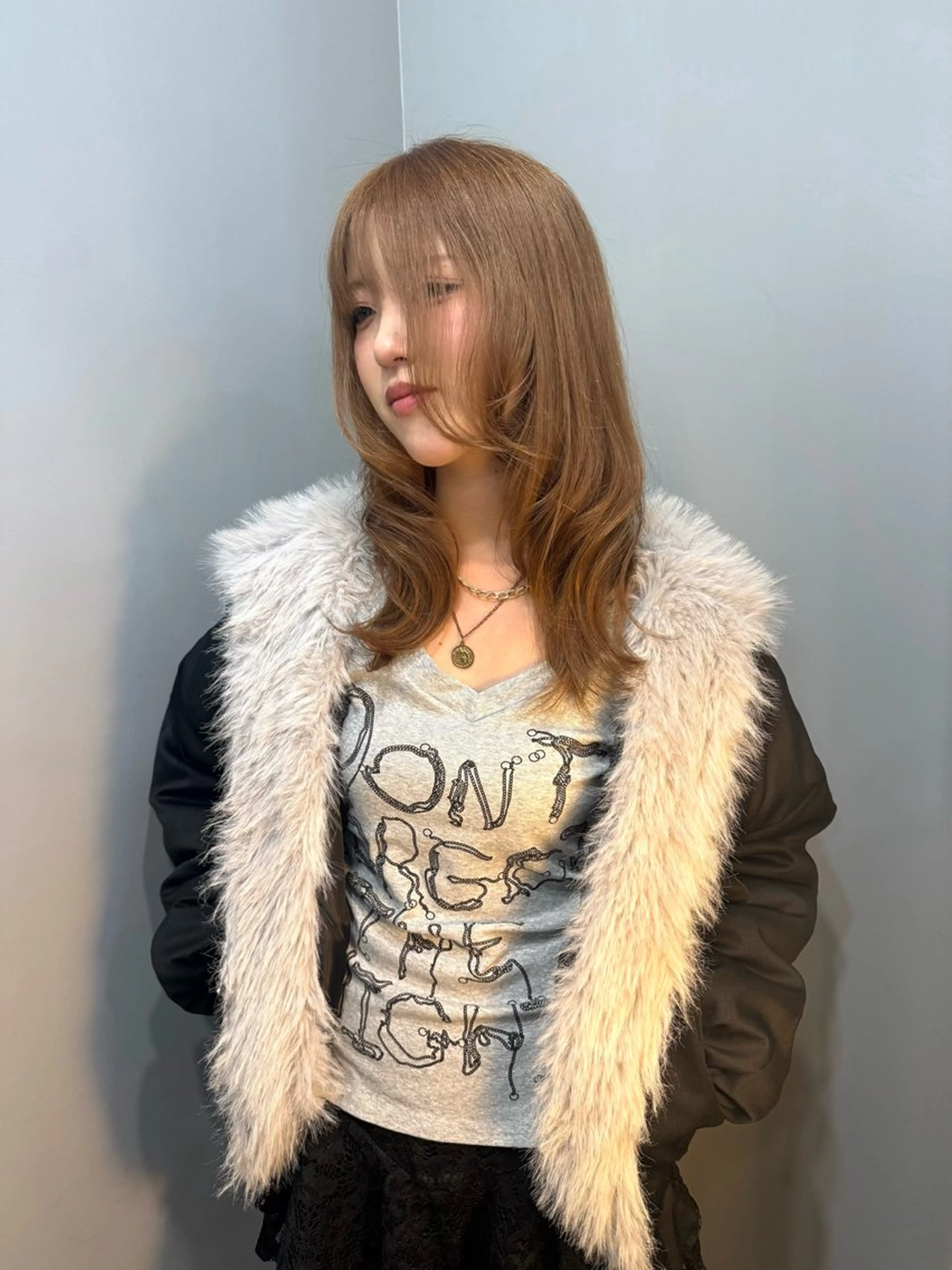 ミディアム カラー ブリーチ 顔周りカット レイヤーカット ヘアカラー 透明感color🩵 MAYUKAのヘアスタイル