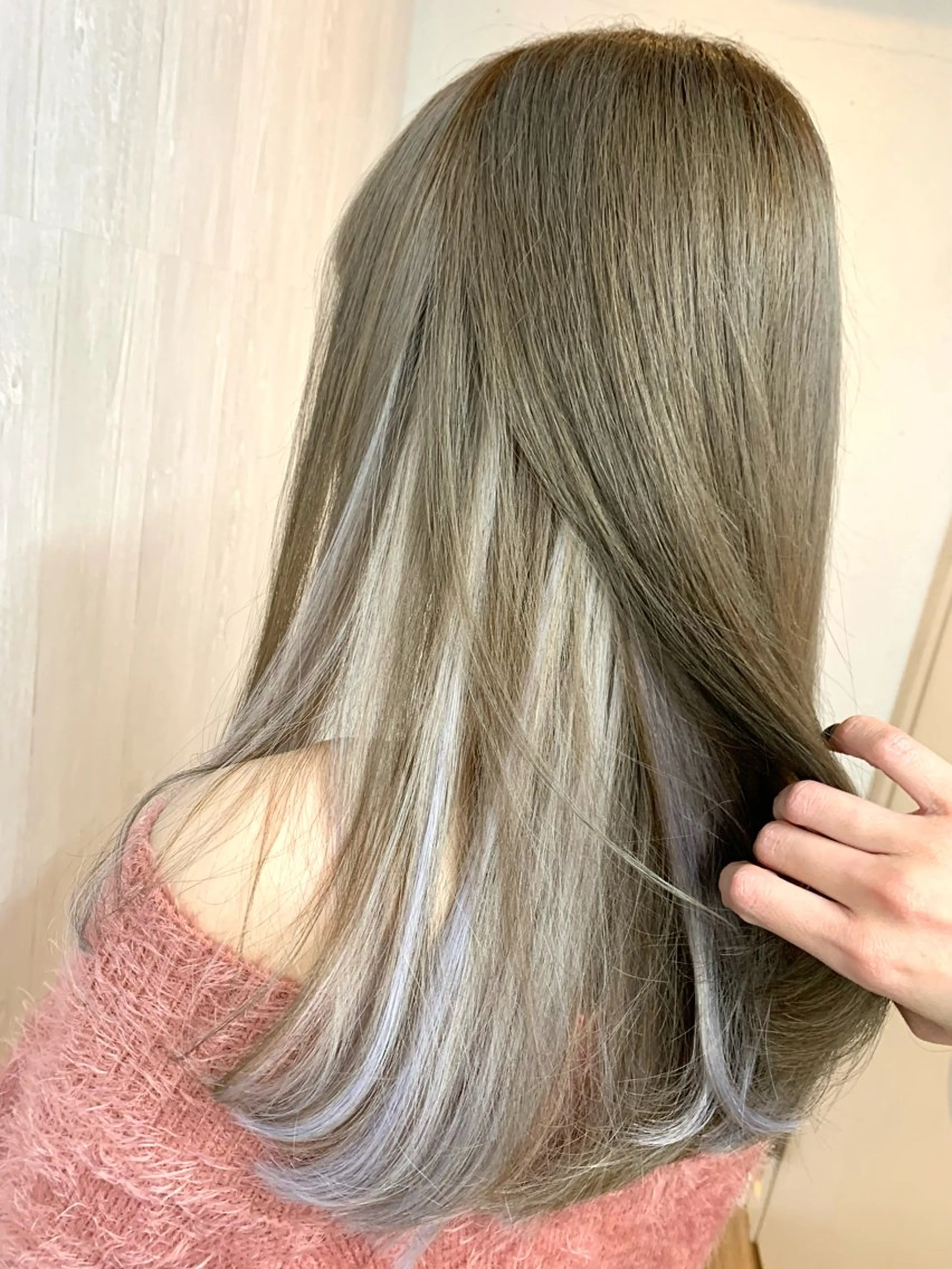 セミロング カラー シールエクステ ブルーカラー グレージュ インナーカラー エクステ ヘアカラー トリートメント エクステ GLOSS 心斎橋 山上のヘアスタイル