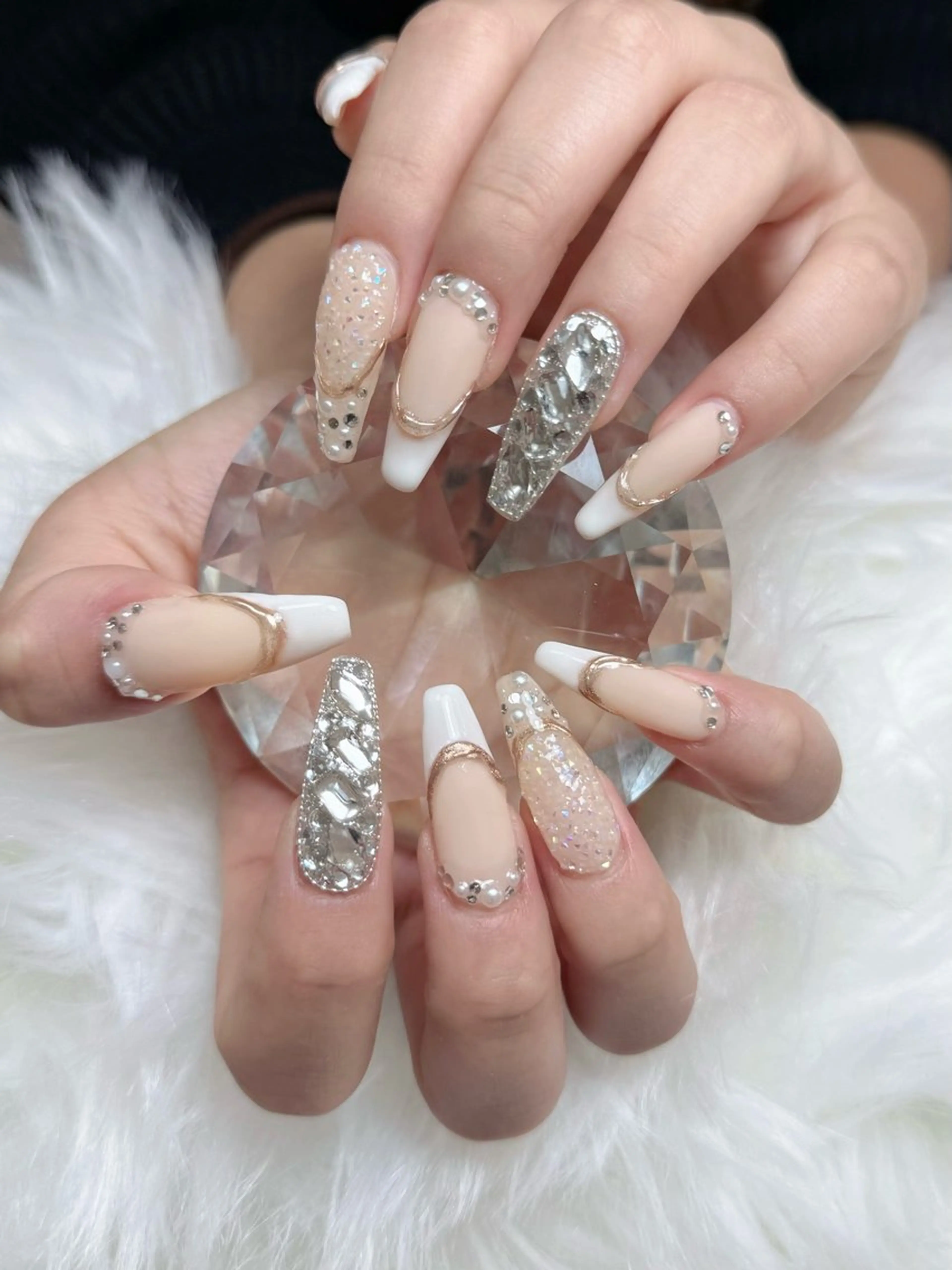 ネイル フレンチネイル ジェルネイル キラキラネイル 韓国ネイル マグネットネイル Julli NailStudioのネイルデザイン