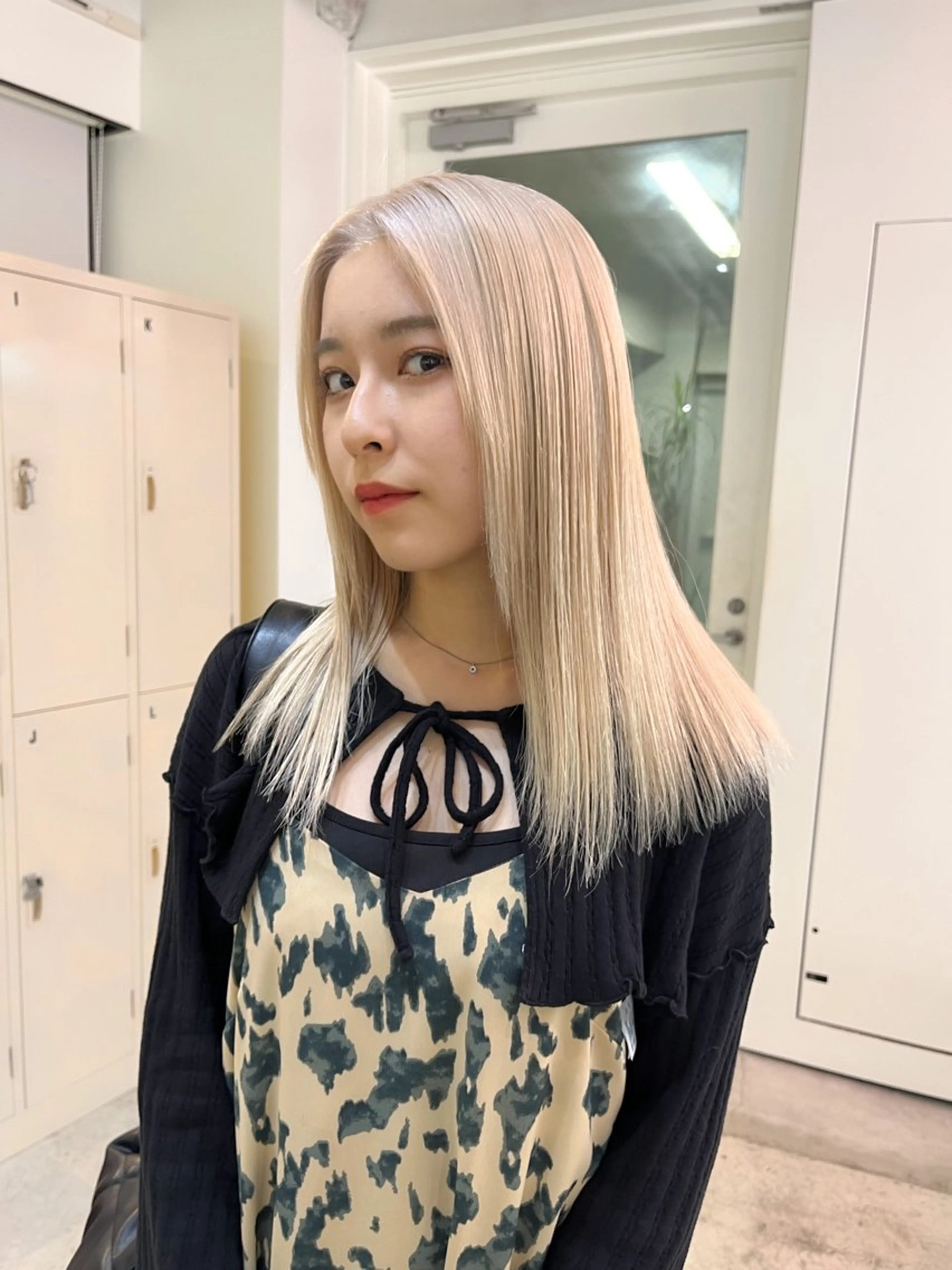 ミディアム ヘアカラー トリートメント ハイトーンを育てる ブリーチカラー/牧原のヘアスタイル