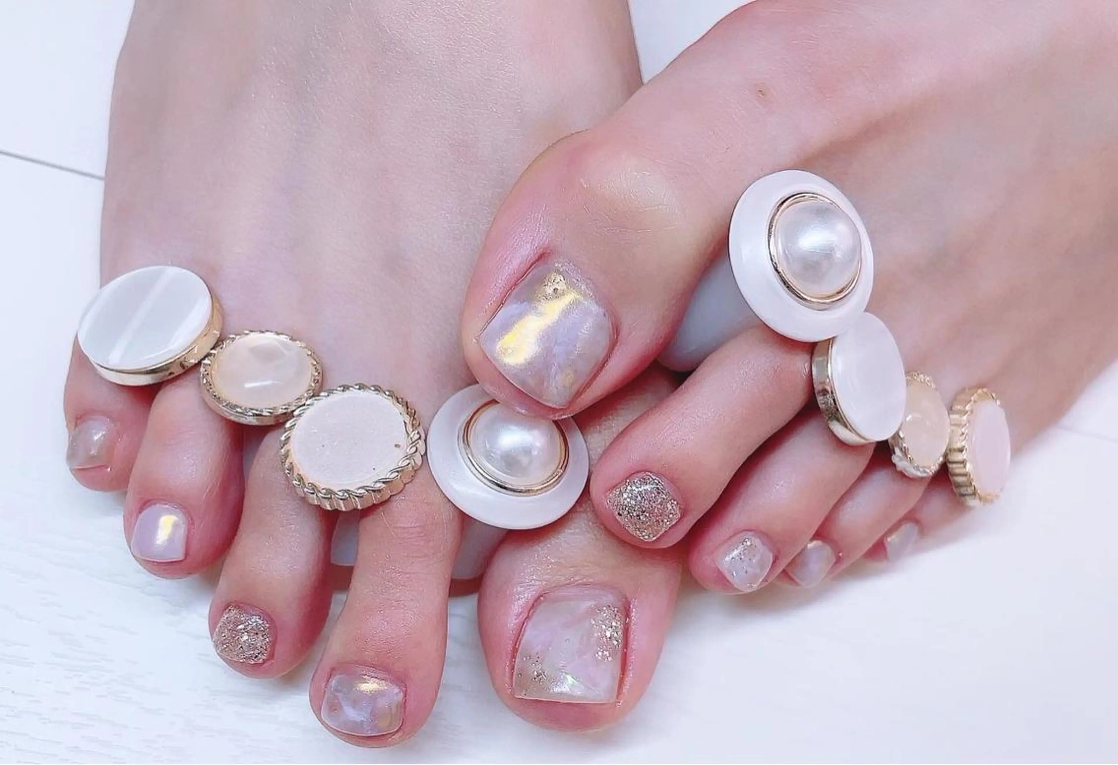 ネイル フラワーネイル フットネイル ジェルネイル ハードジェル キラキラネイル Lilas Nailのネイルデザイン