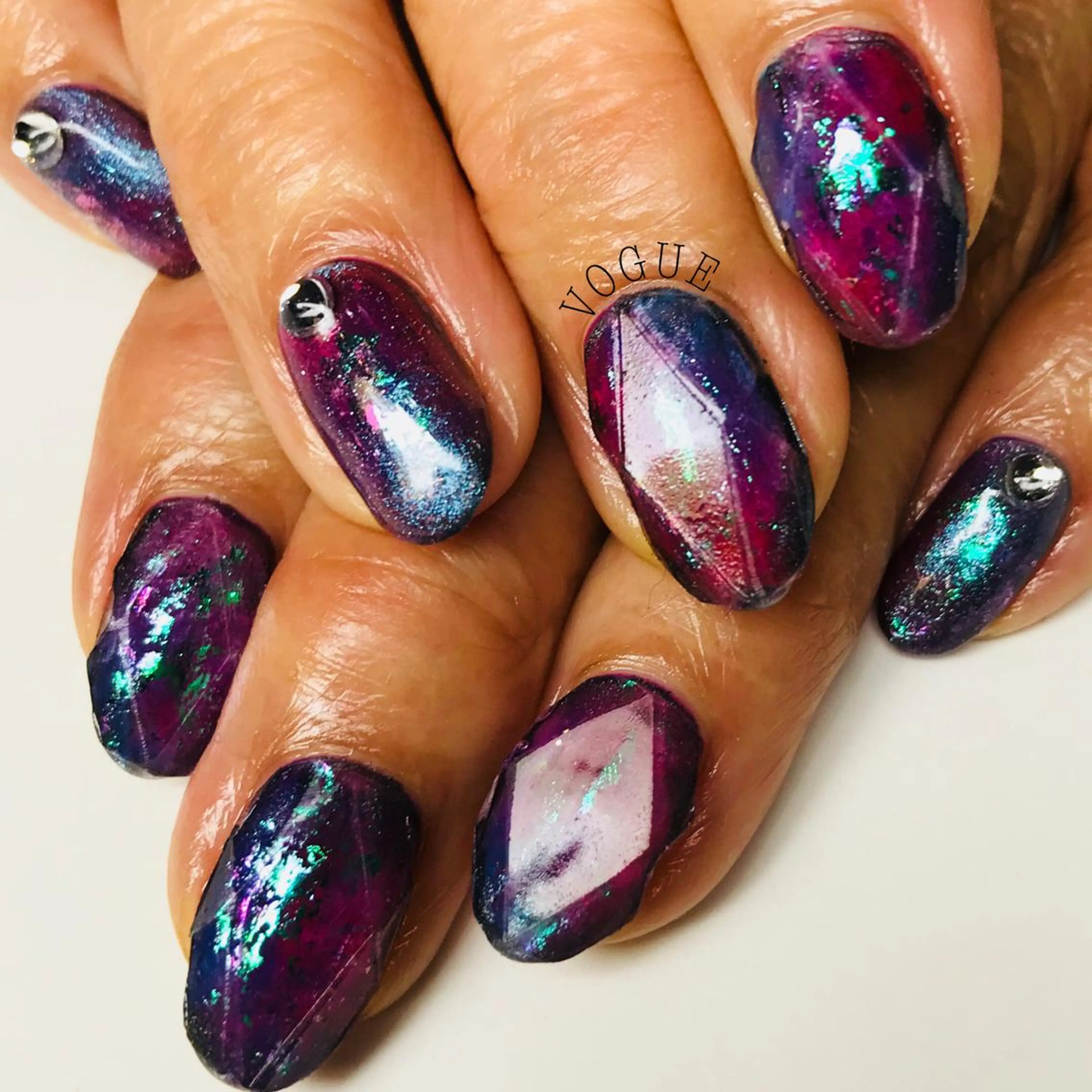 ネイル キラキラネイル ハンドネイル VOGUE ×SWANのネイルデザイン