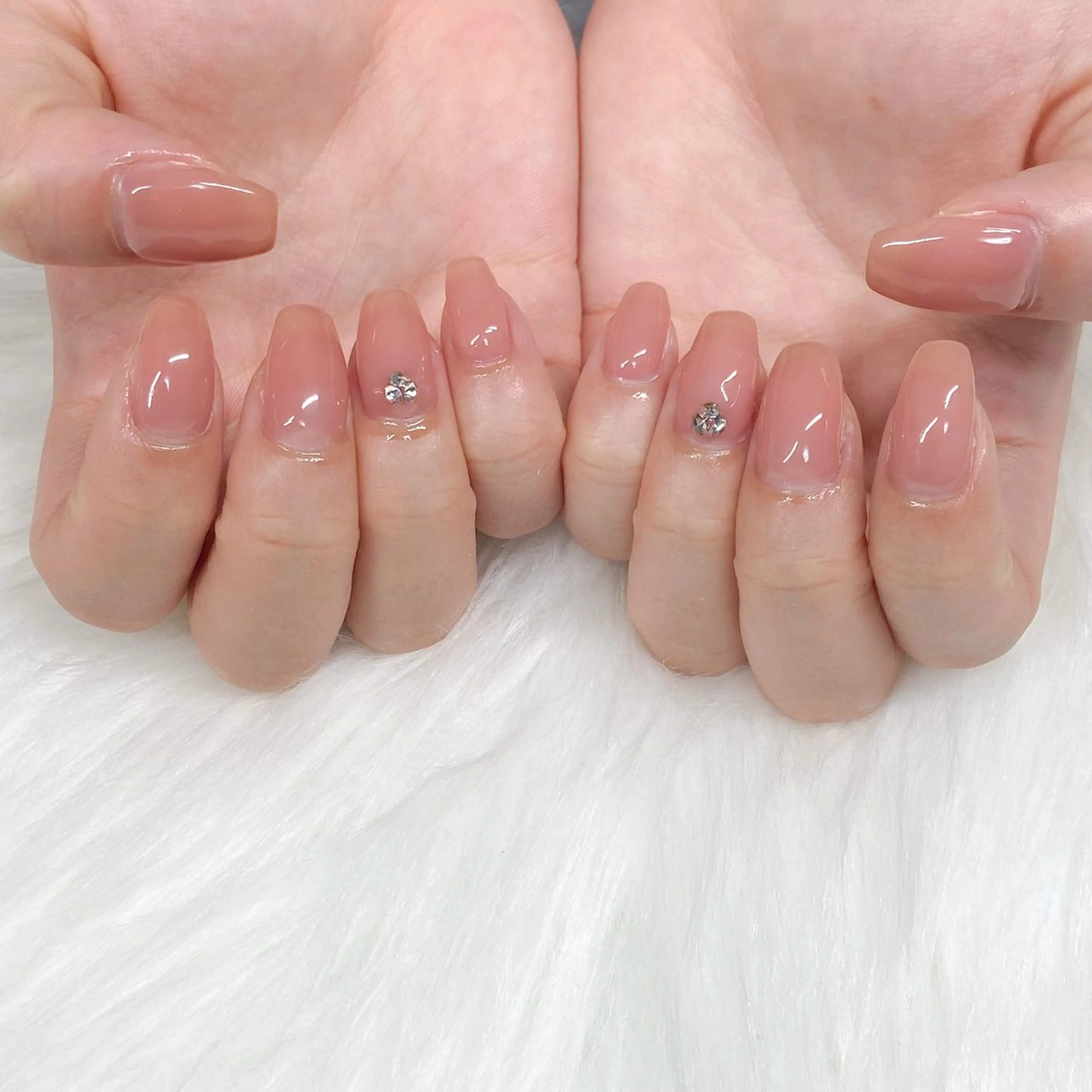 ネイル ガーリー キラキラネイル オフィスネイル ワンカラーネイル ピンク ハンドネイル べルミエール sakiのネイルデザイン