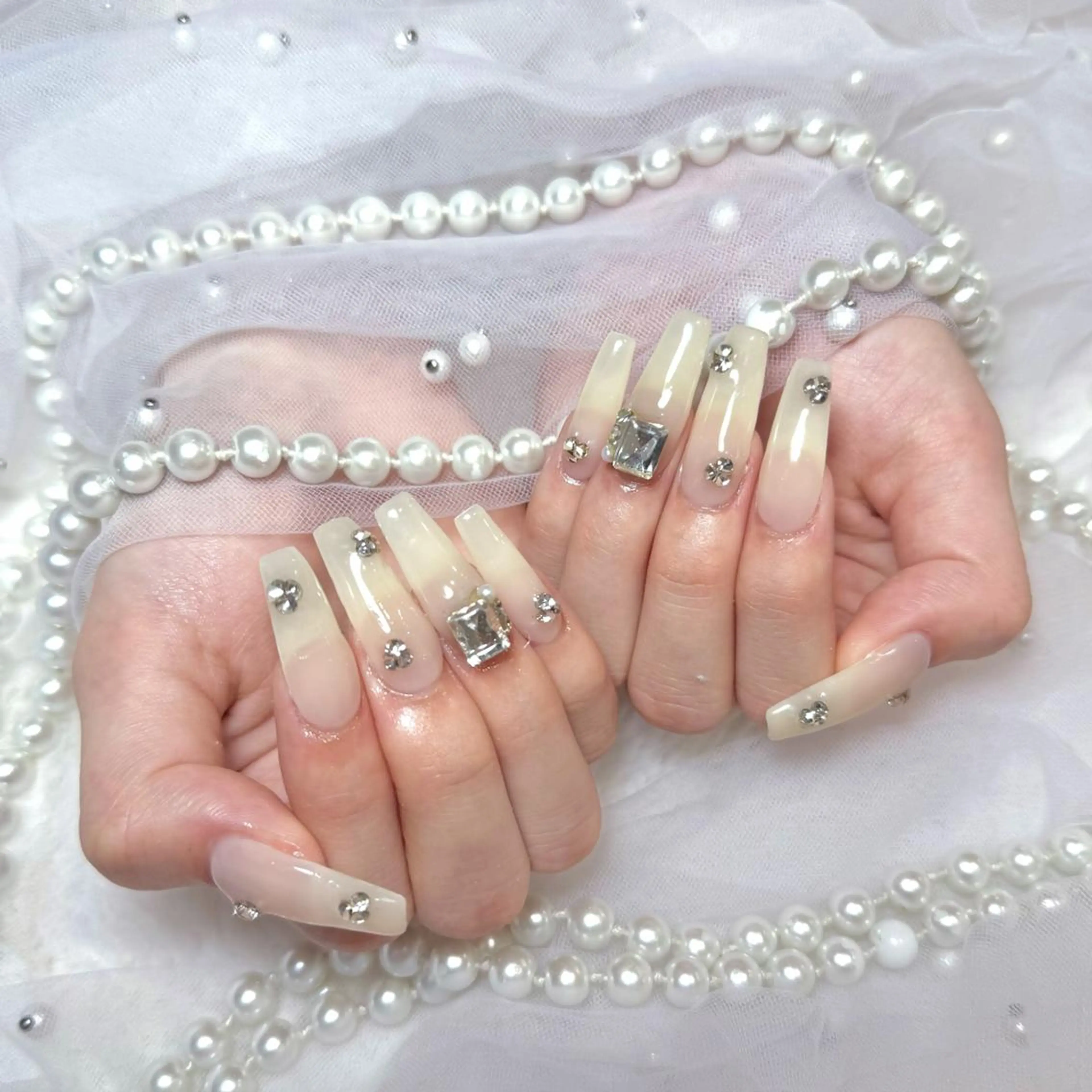 ネイル アートネイル フラッシュネイル フレンチネイル ジェルネイル ガラスフレンチ You&Me Reonaのネイルデザイン