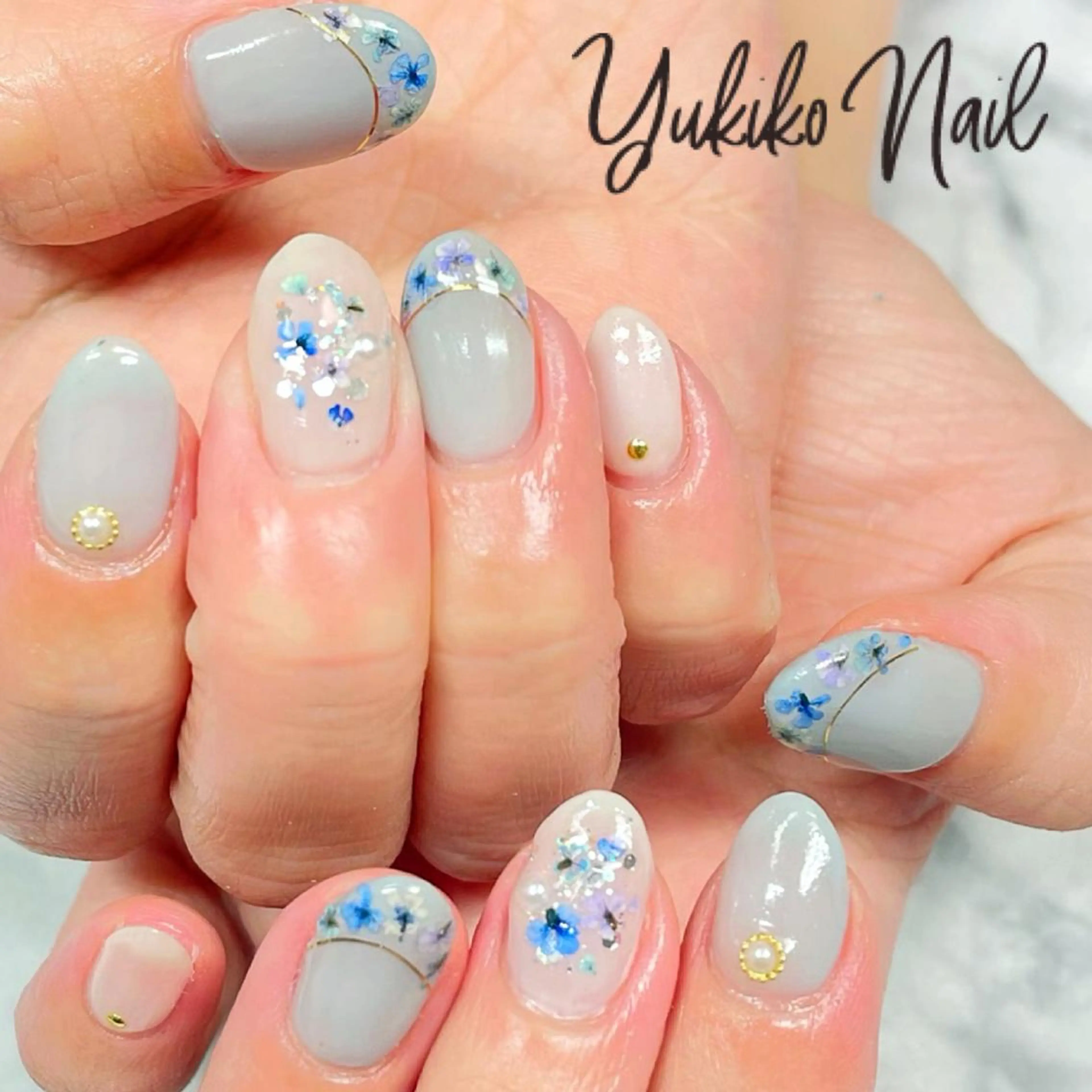 ネイル フラワーネイル フレンチネイル 水色 春ネイル ハンドネイル ユキコ ネイルのネイルデザイン