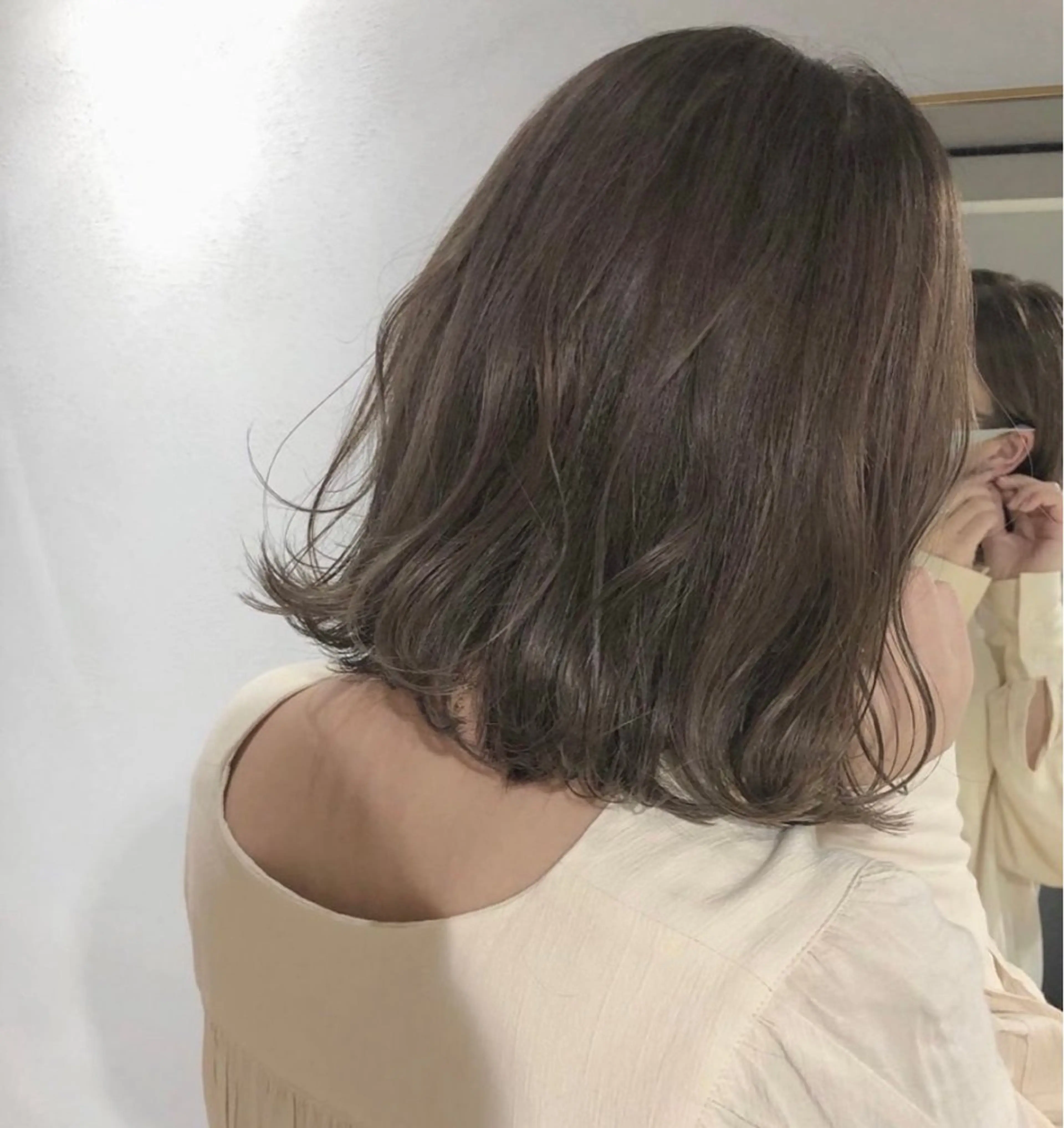 ミディアム カラー akane/ボブ /ブラウンベージュのヘアスタイル