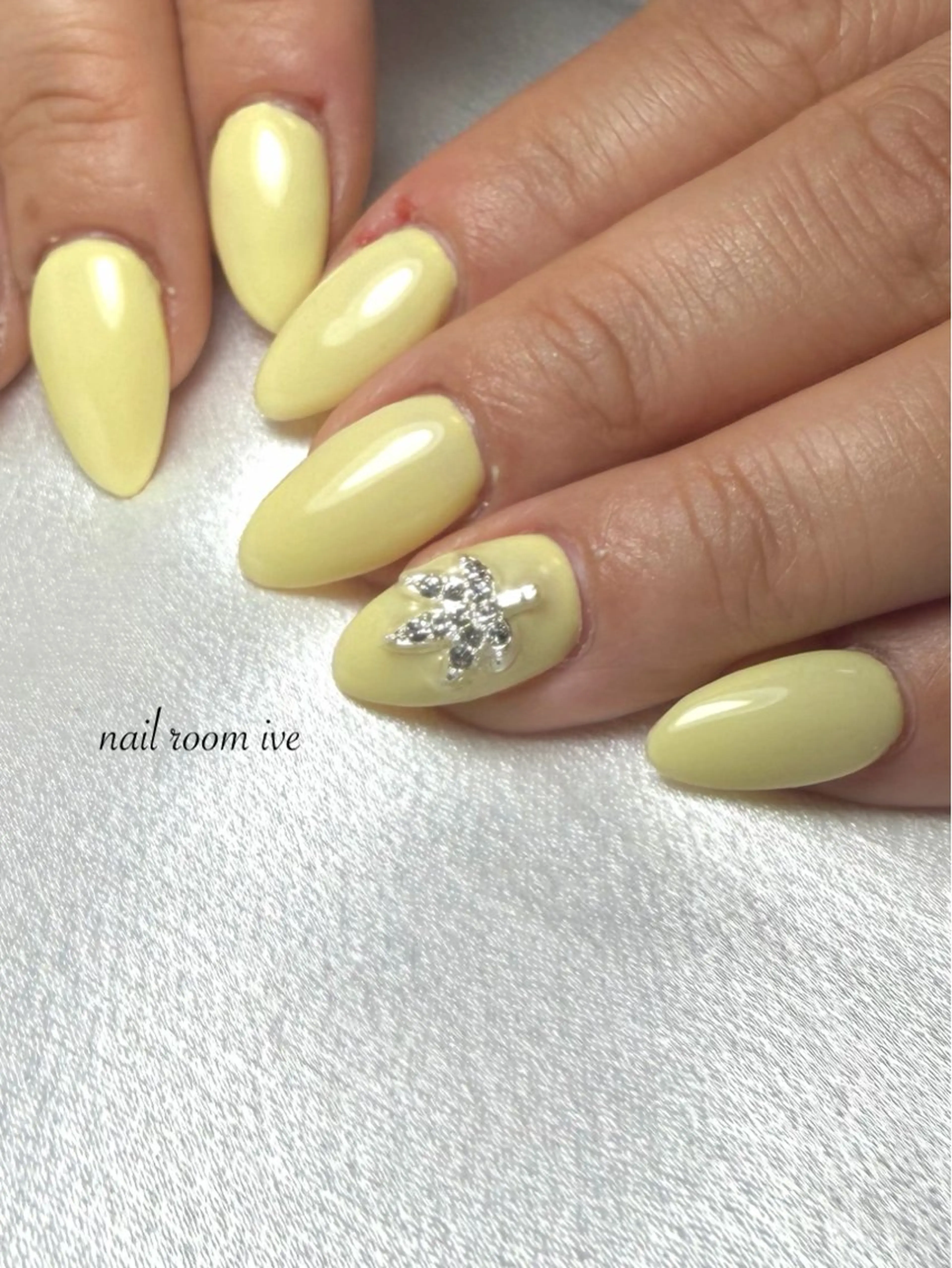 ネイル ハンドネイル nail room IVEのネイルデザイン