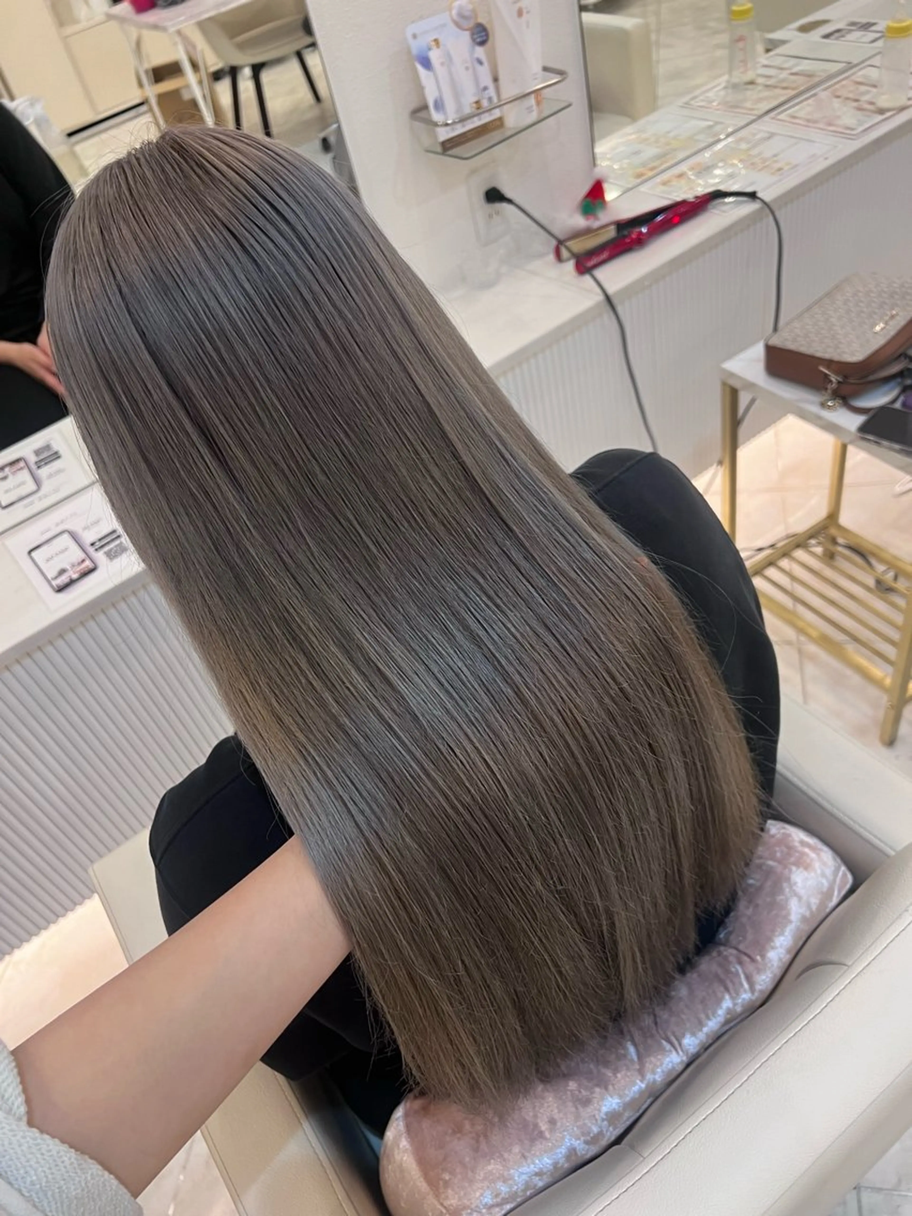 ロング カラー ブリーチ ハイトーンカラー 髪質改善 トリートメント 高野 慧成のヘアスタイル