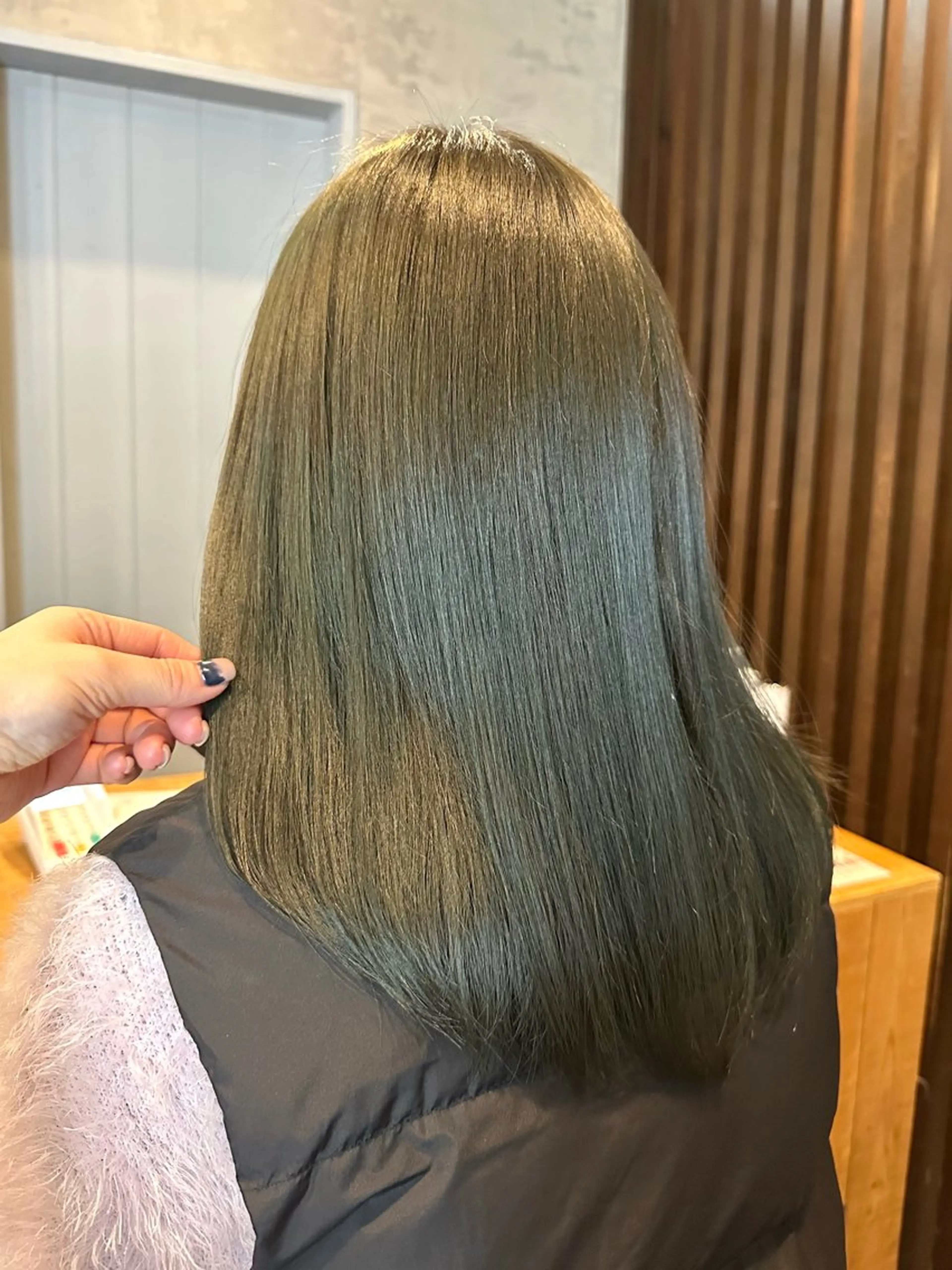 ミディアム カラー ベージュカラー オリーブベージュ カット ヘアカラー BRANCHÉ小牧/ 西尾 美月のヘアスタイル