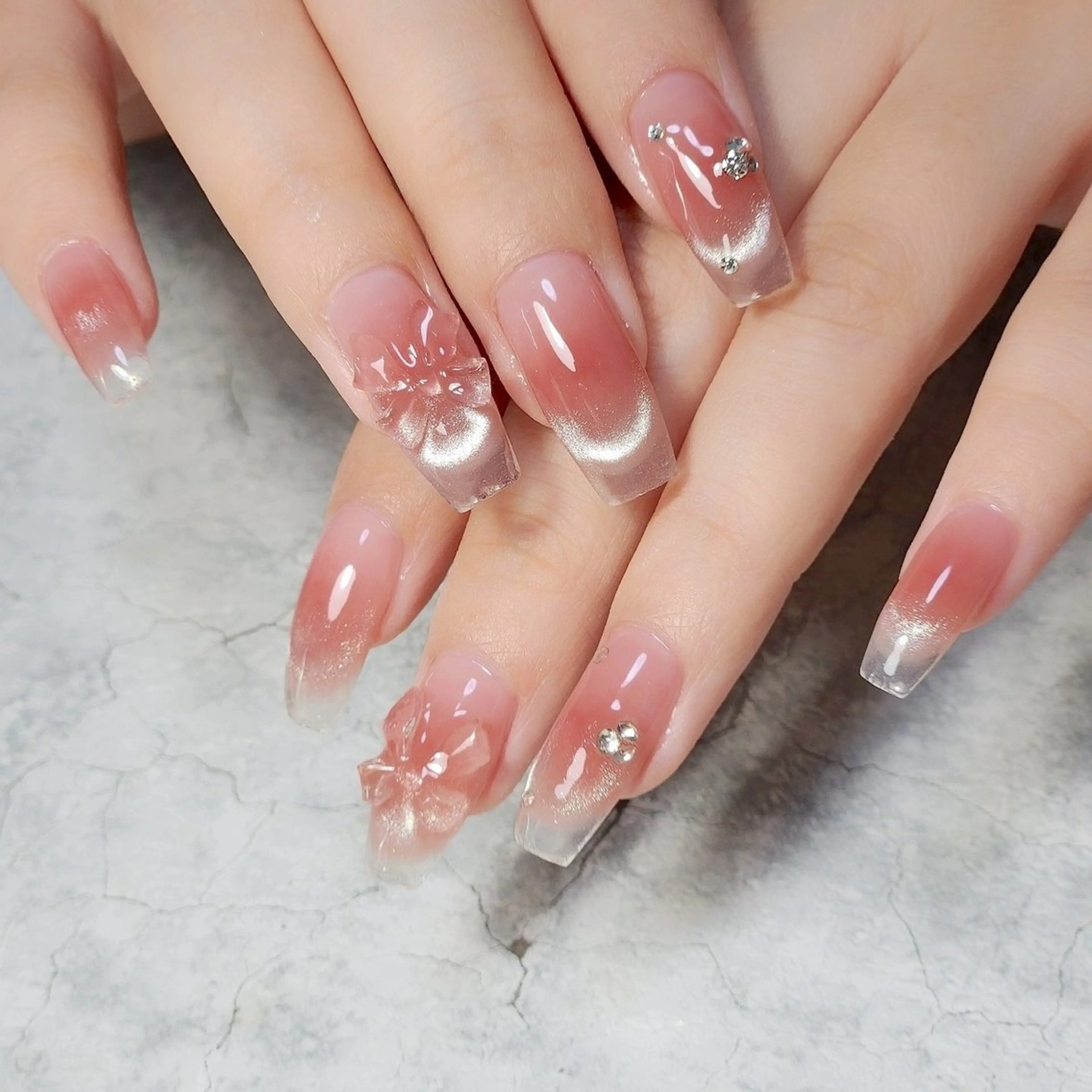 【当日限定】【10本長さだし】⭐大人気💅🏻チークマグネットフレンチ 💖 美フォルム込み￥7980→¥4980の写真