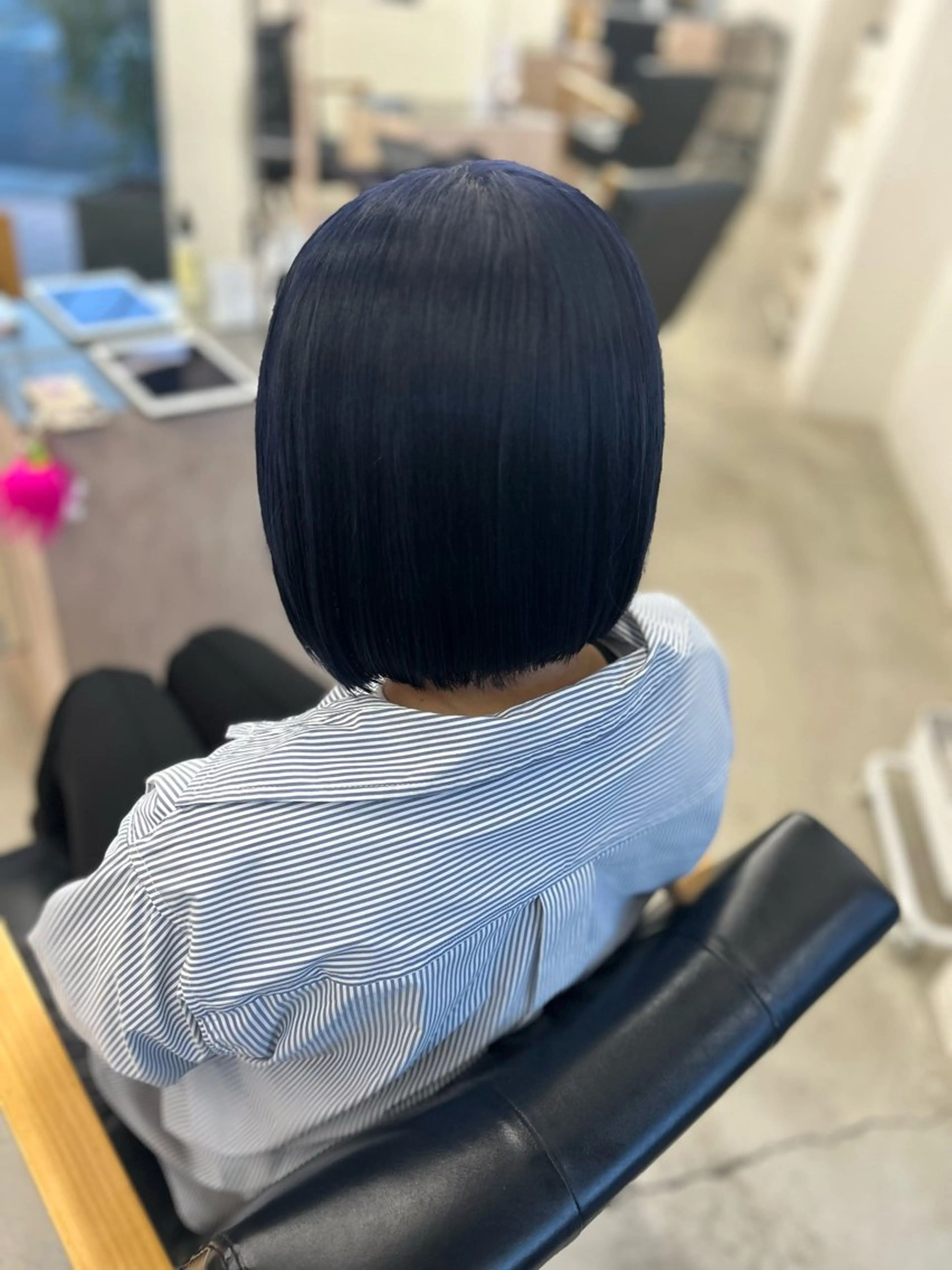 ショート カラー ブルーカラー ネイビーカラー カット ヘアカラー noa  🦋 ブリーチ/暖色のヘアスタイル