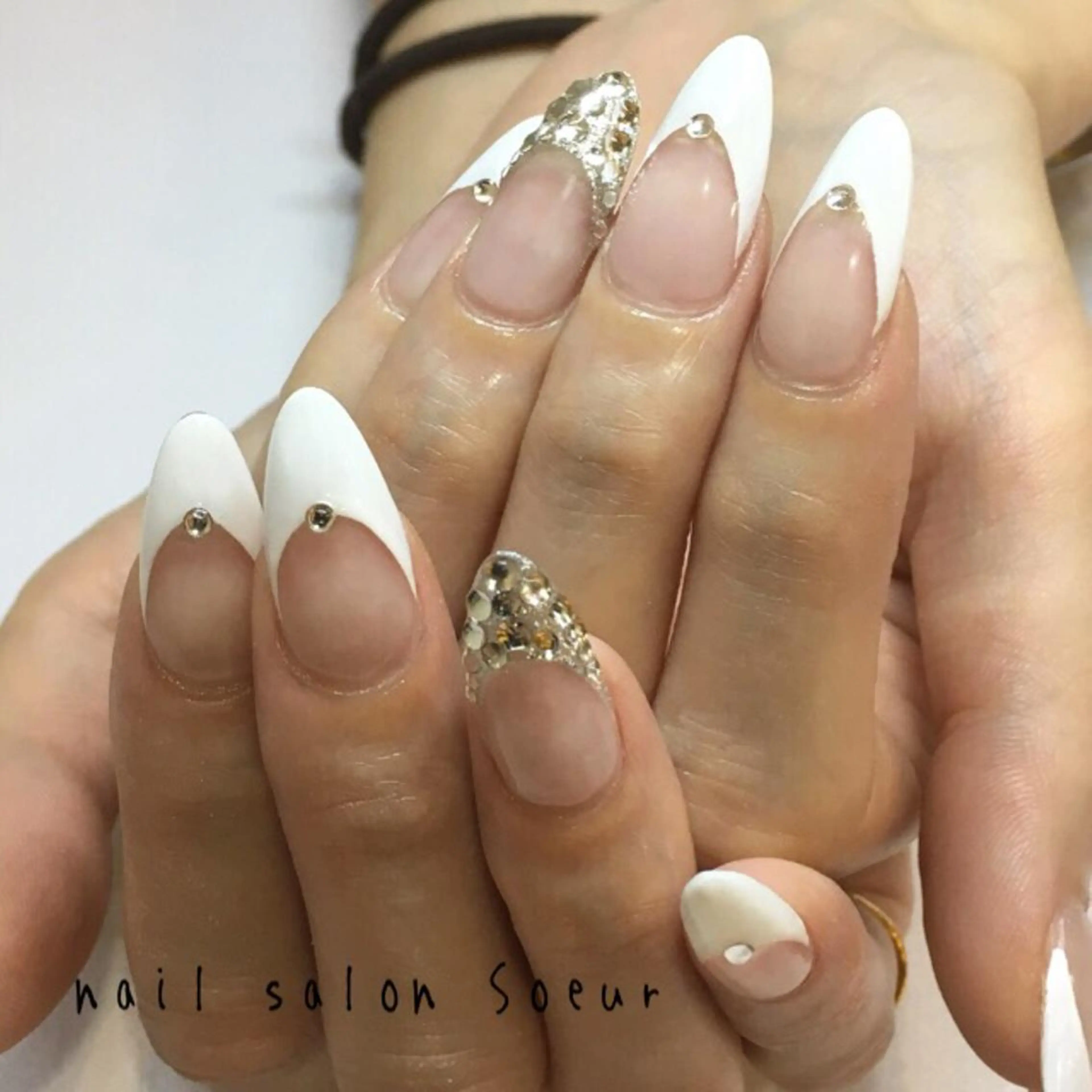 ネイル フレンチネイル 持ち込み スカルプネイル ストーンネイル ハンドネイル nail salon Soeurのネイルデザイン
