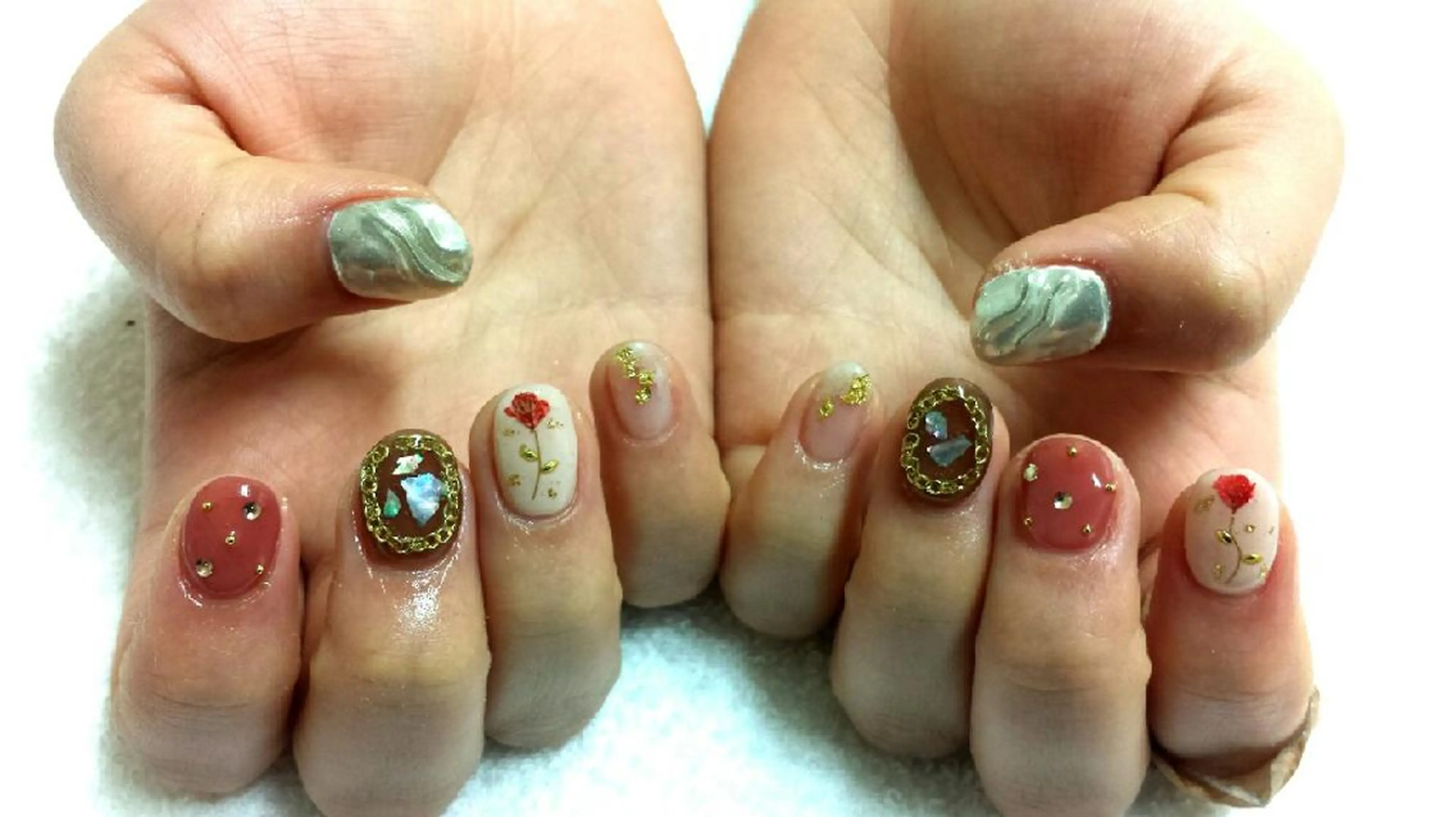 ネイル 河野ちえ (雑誌掲載サロン)のネイルデザイン