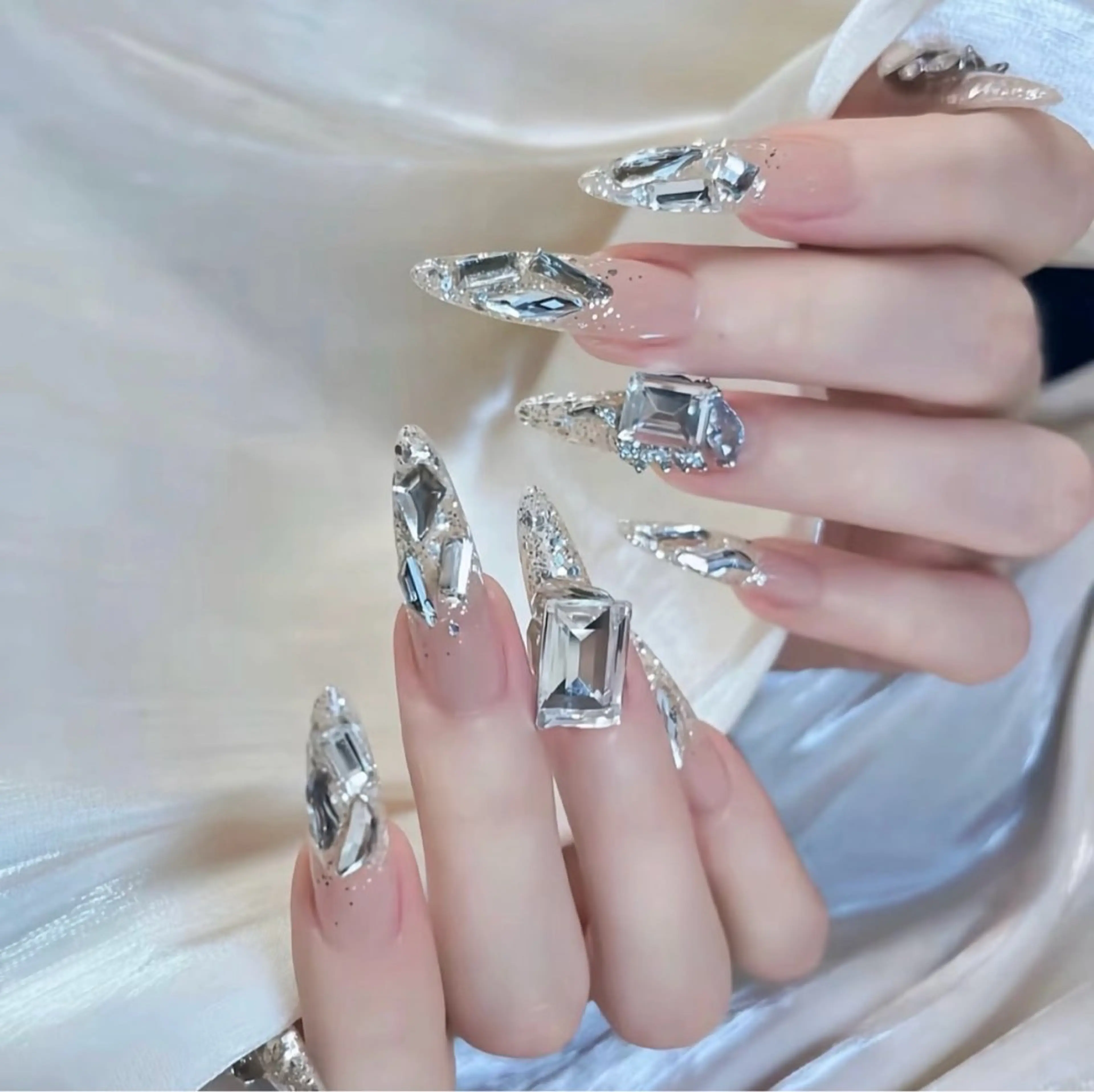 ネイル フレンチネイル ジェルネイル ガラスフレンチ グラデーション ラメ(グリッター) YU RIのネイルデザイン