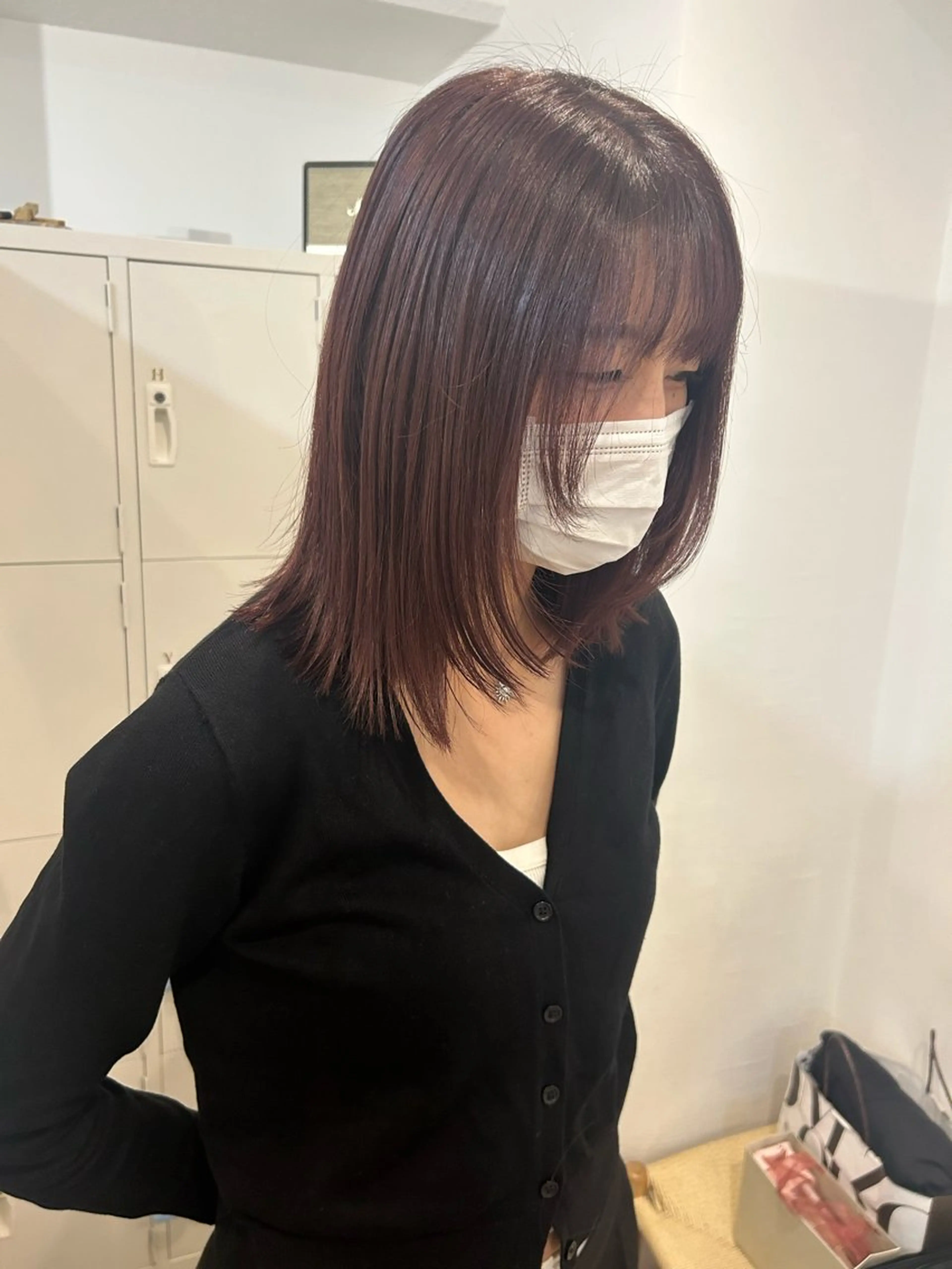 ミディアム 顔まわりレイヤー 顔周りカット レイヤーカット カット ヘアカラー トリートメント オリーブ/ ナカミネアキナのヘアスタイル