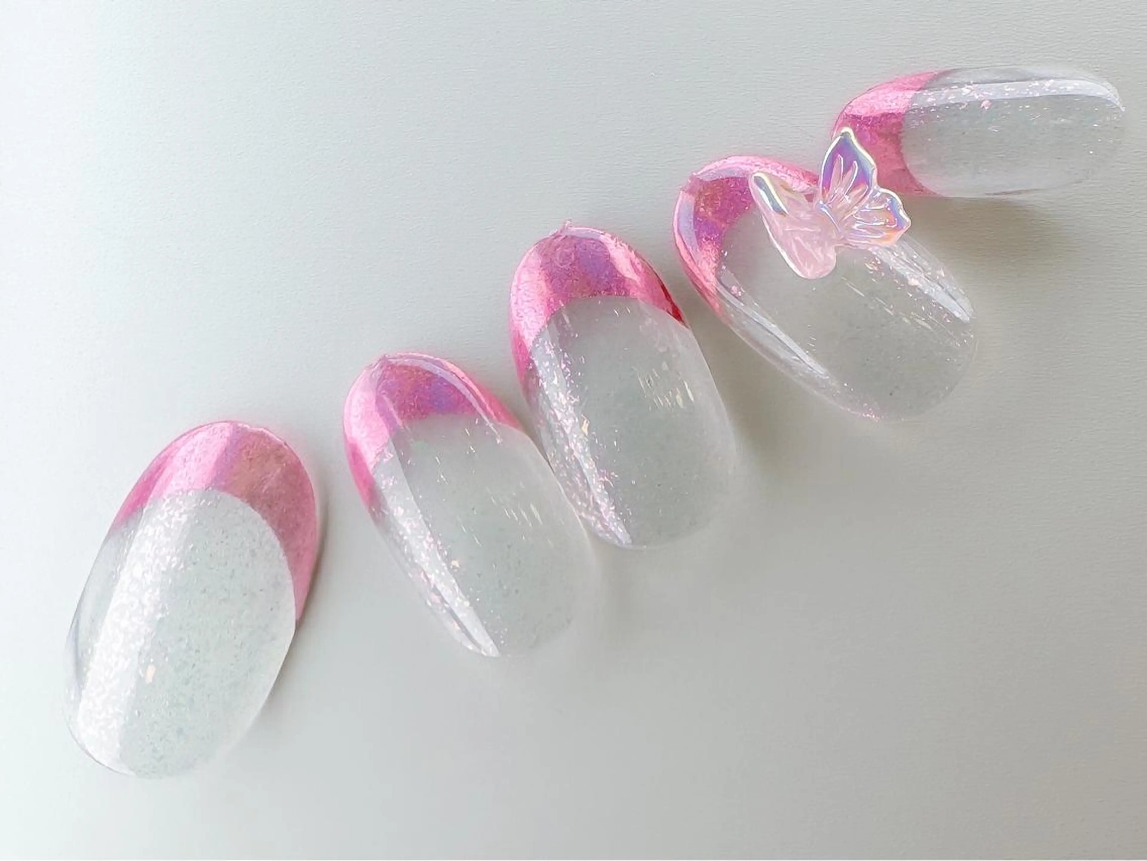 ネイル オーロラネイル フレンチネイル キラキラネイル ハンドネイル mew mew kotomiのネイルデザイン