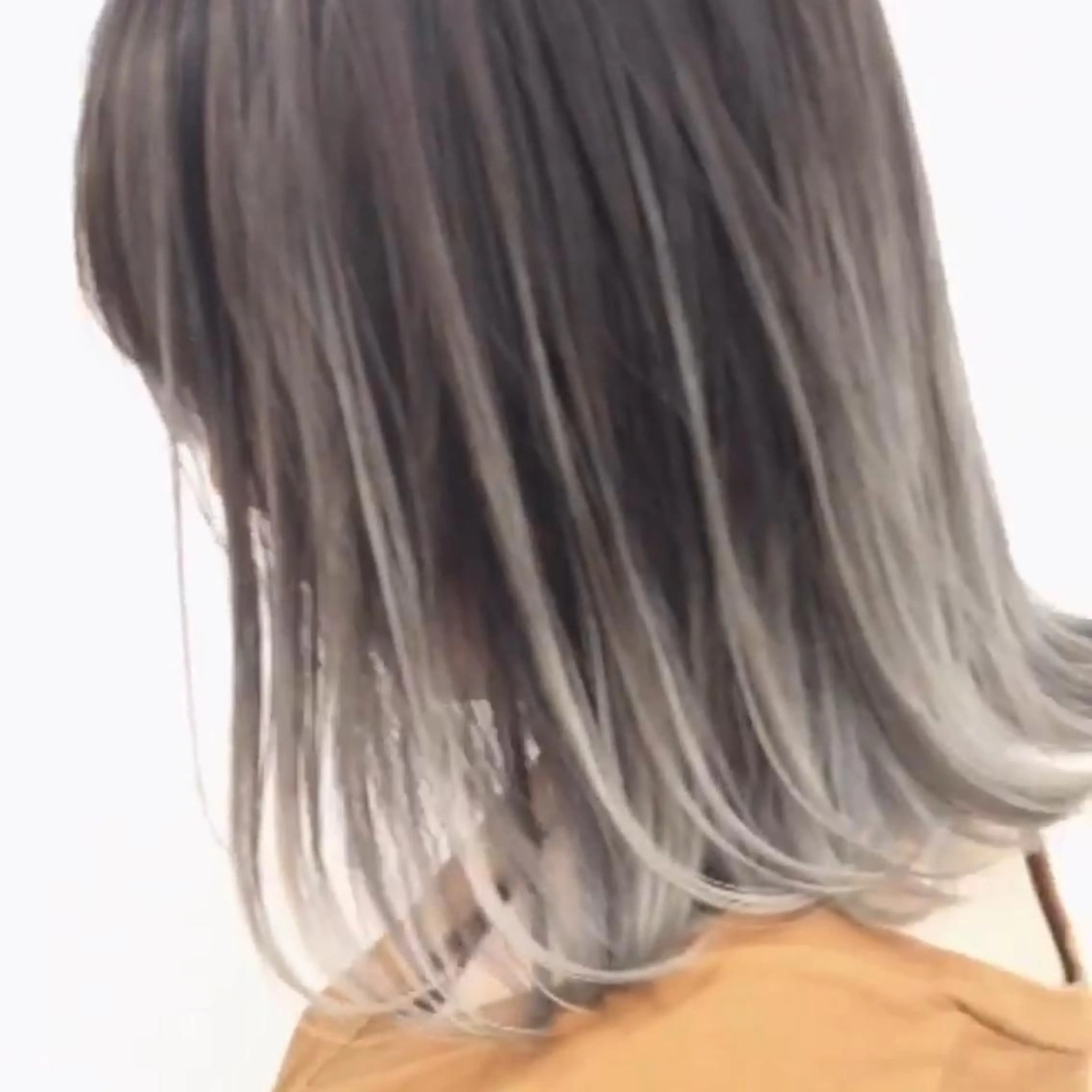 ミディアム カラー レイヤーカット// メイのヘアスタイル