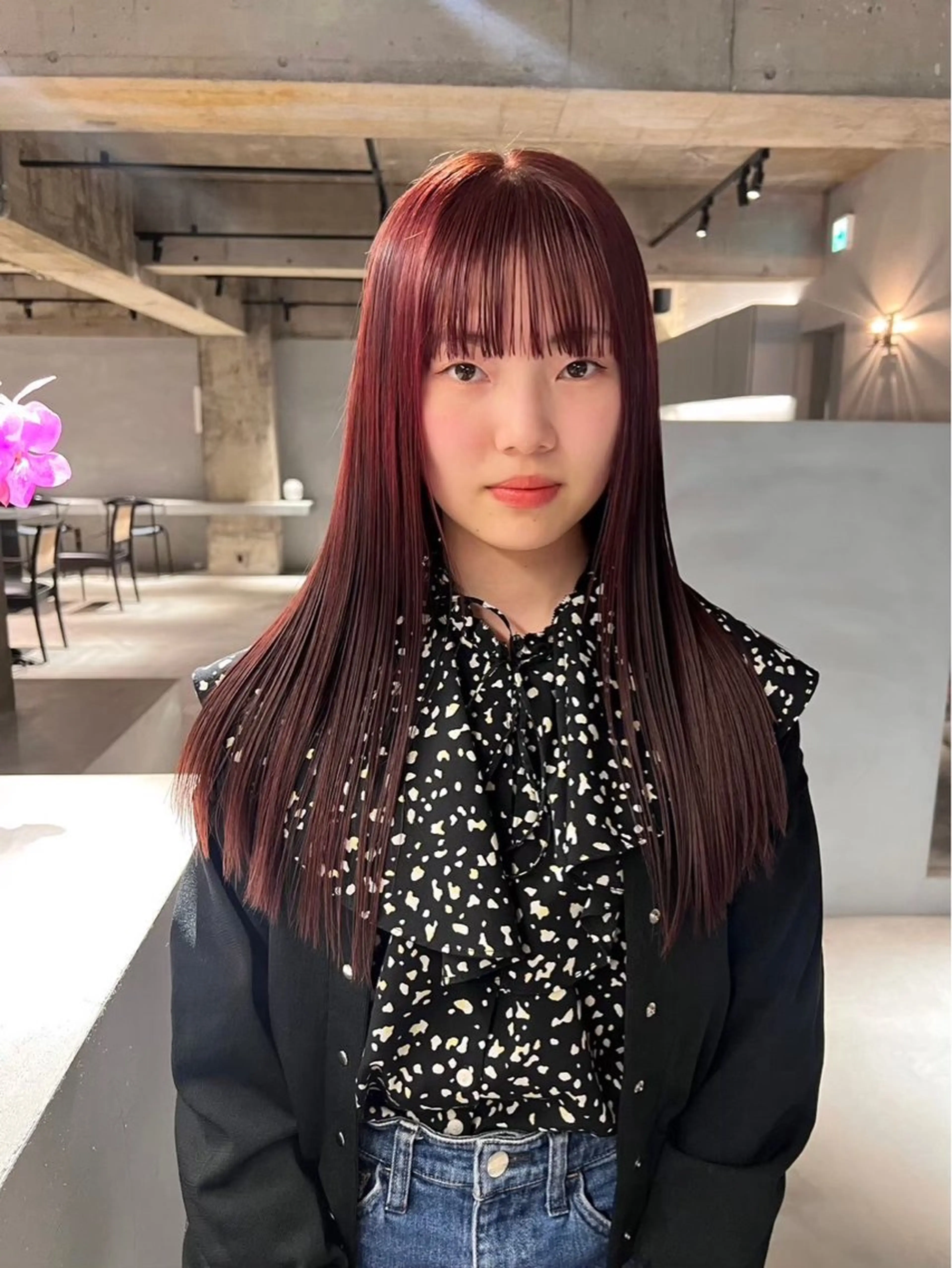 カラー 纐纈 釉羽のヘアスタイル