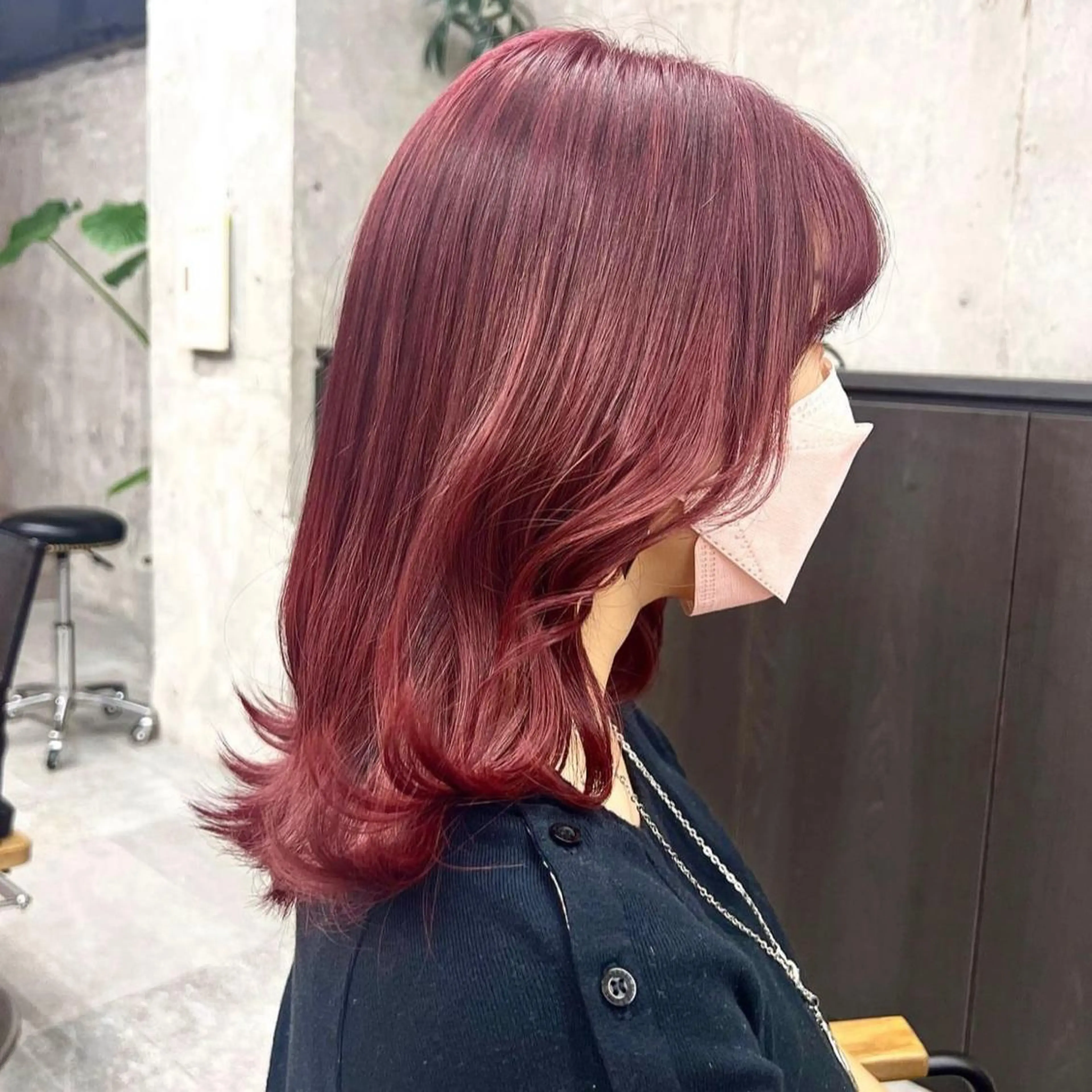 セミロング カラー レッドカラー ヘアカラー トリートメント 韓国ヘア /男女☘️ 細江 美紅のヘアスタイル