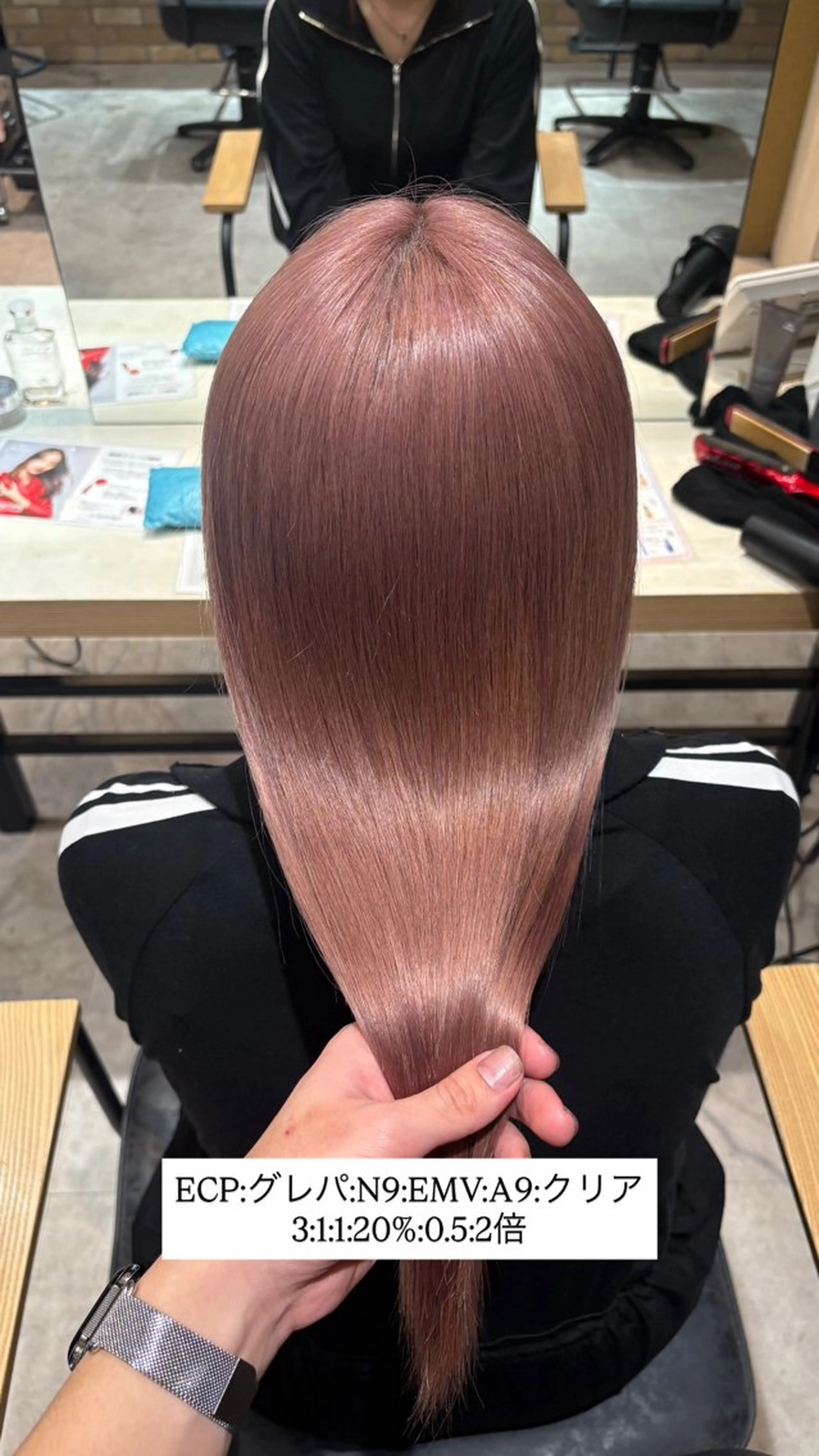 ロング カラー 透明感カラー ピンクカラー ヘアカラー フェザー/シャドウ/ メッシュパーマのヘアスタイル