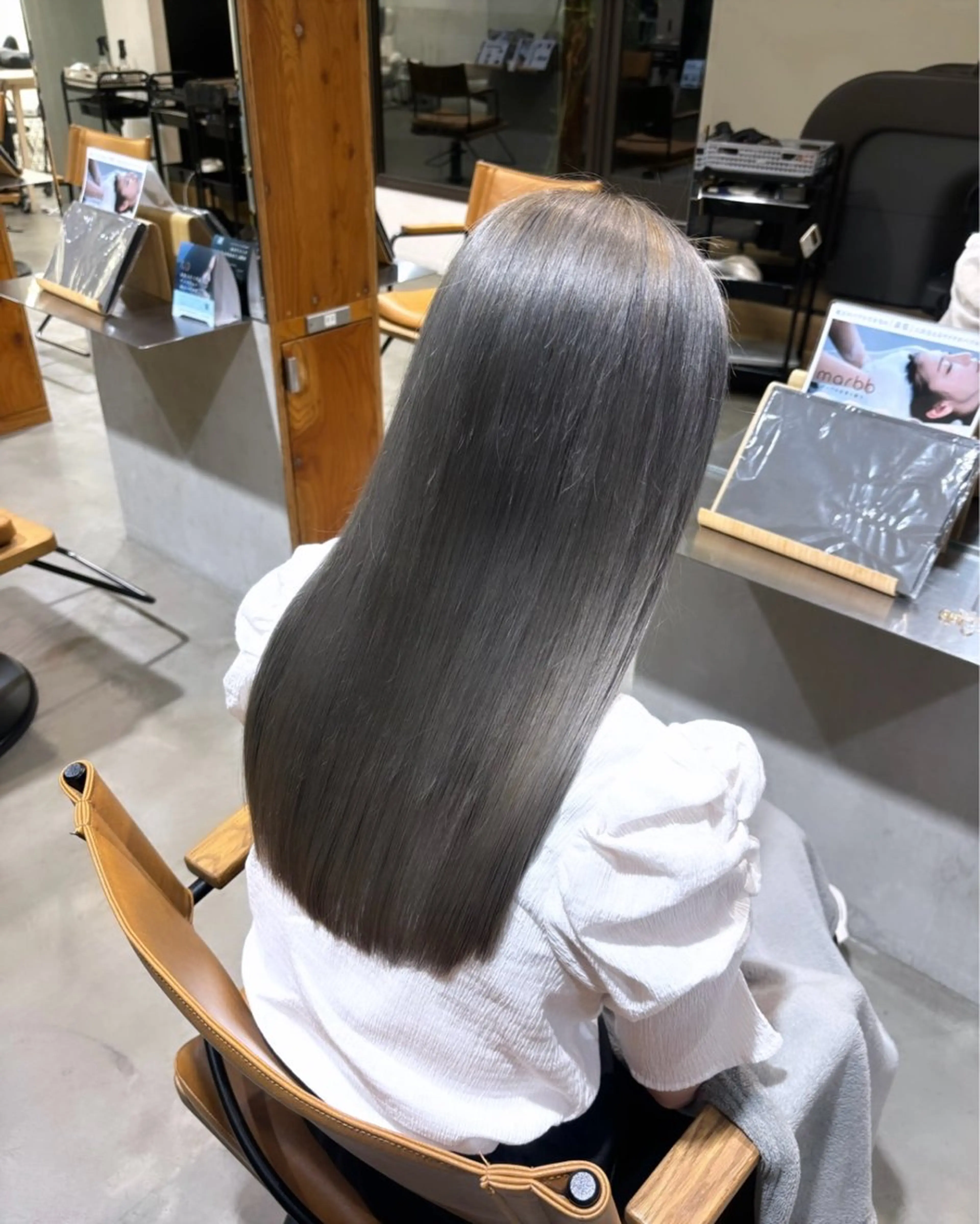 ロング カラー グレージュ オリーブグレージュ オリーブグレー 小木曽 里華のヘアスタイル