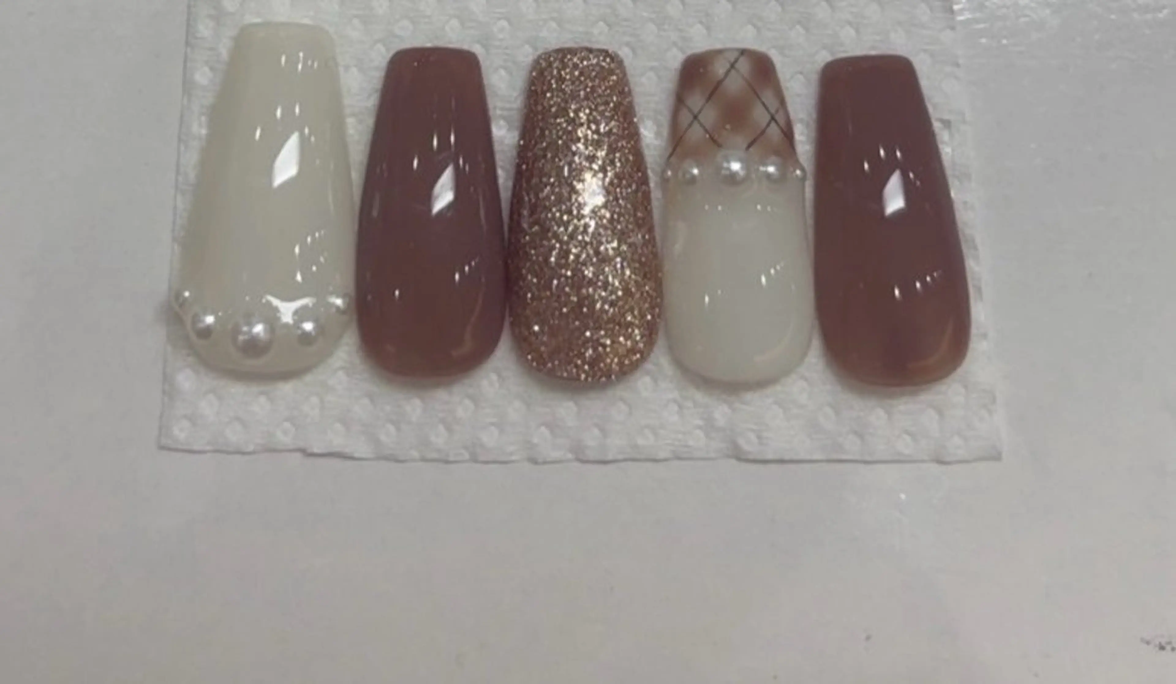 ネイル 🎀𝐶𝐻𝐼𝑆 𝐴𝑇𝑂🎀のネイルデザイン