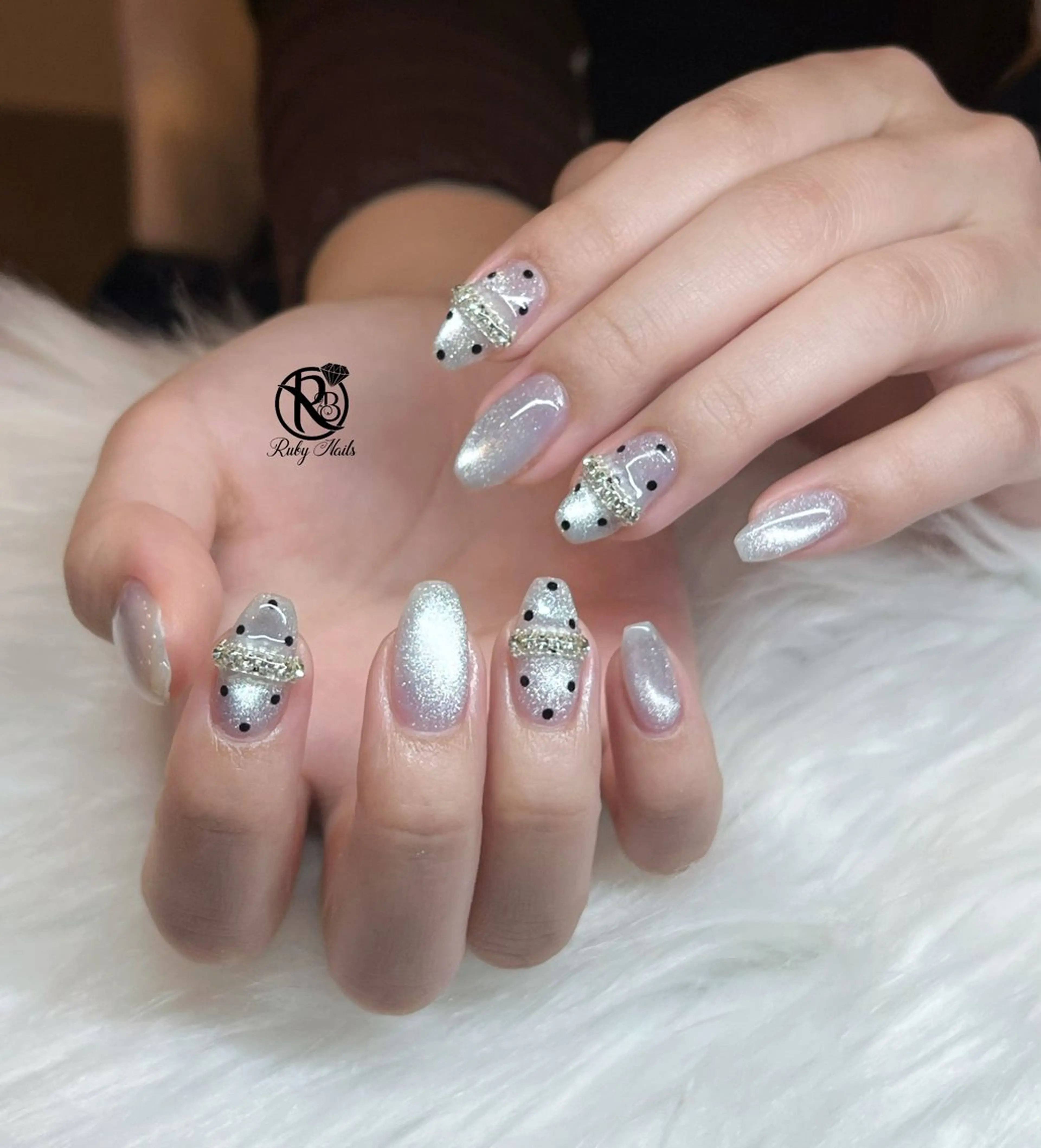 ネイル ボルドー ブラウン チークネイル ドット フットネイル ハンドネイル RUBY Nail 日暮里店のネイルデザイン