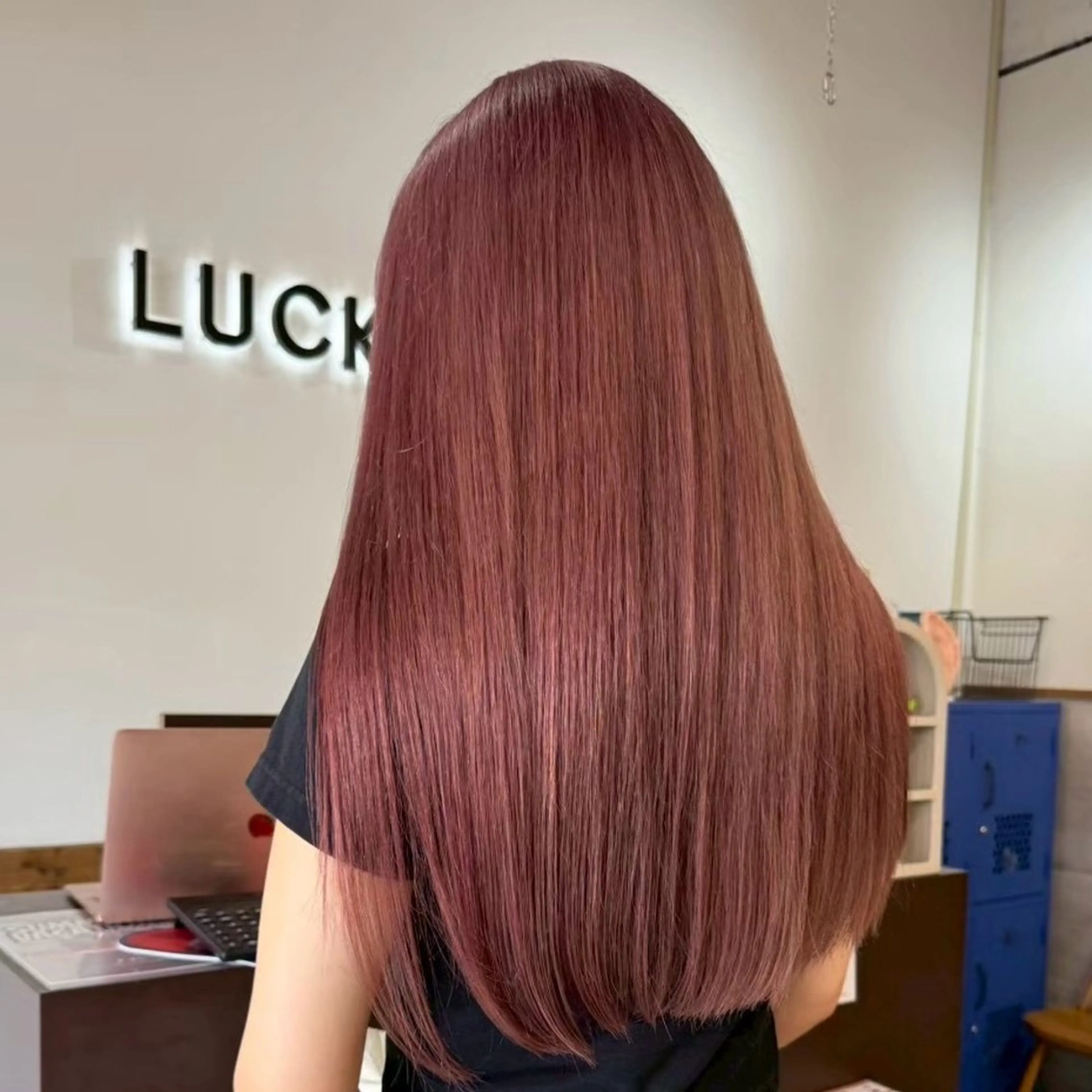 カラー ヘアカラー LUCK モミジのヘアスタイル
