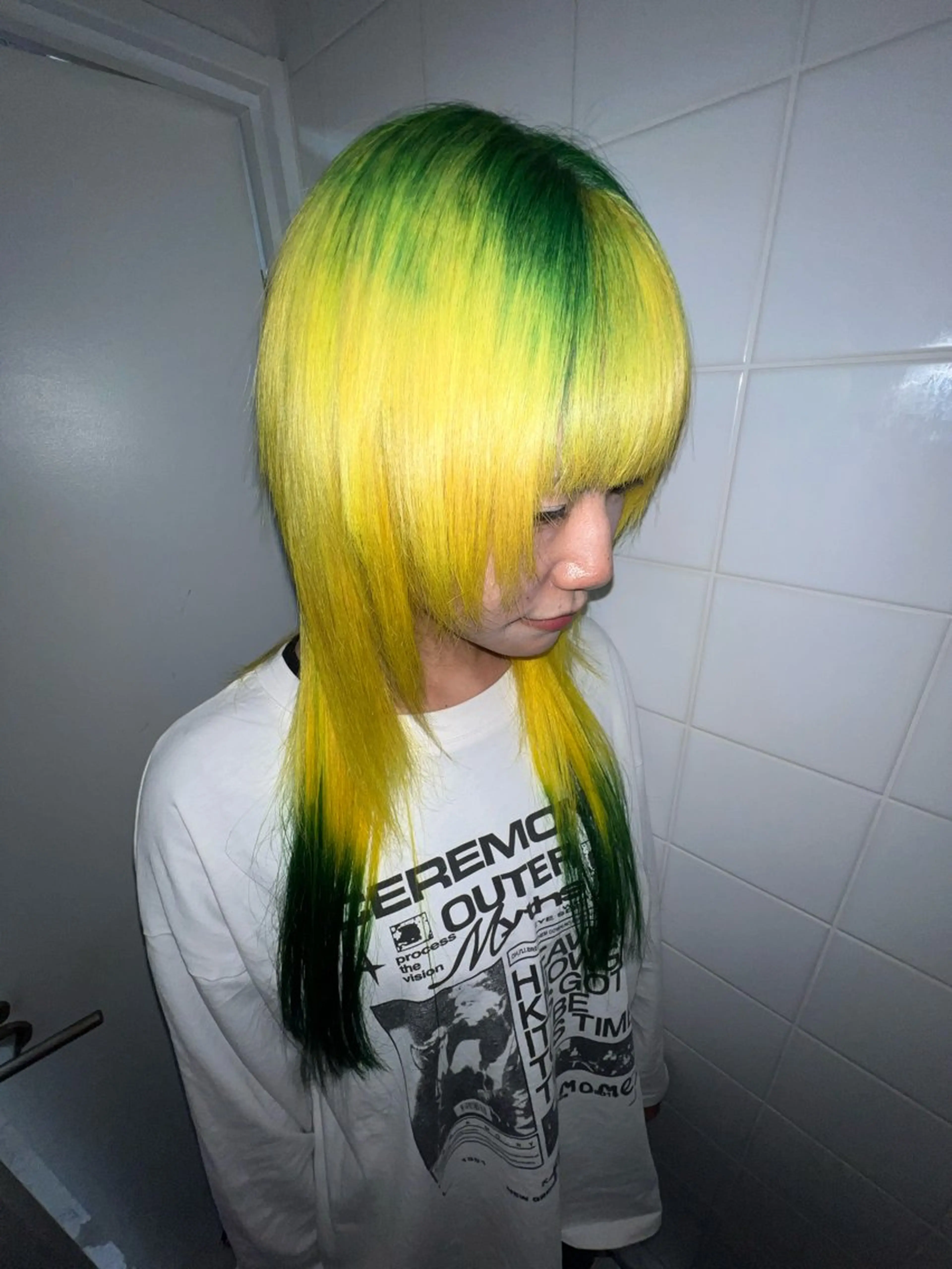 ミディアム ヘアカラー トリートメント 💥ウルフカット デザインあんな💥のヘアスタイル