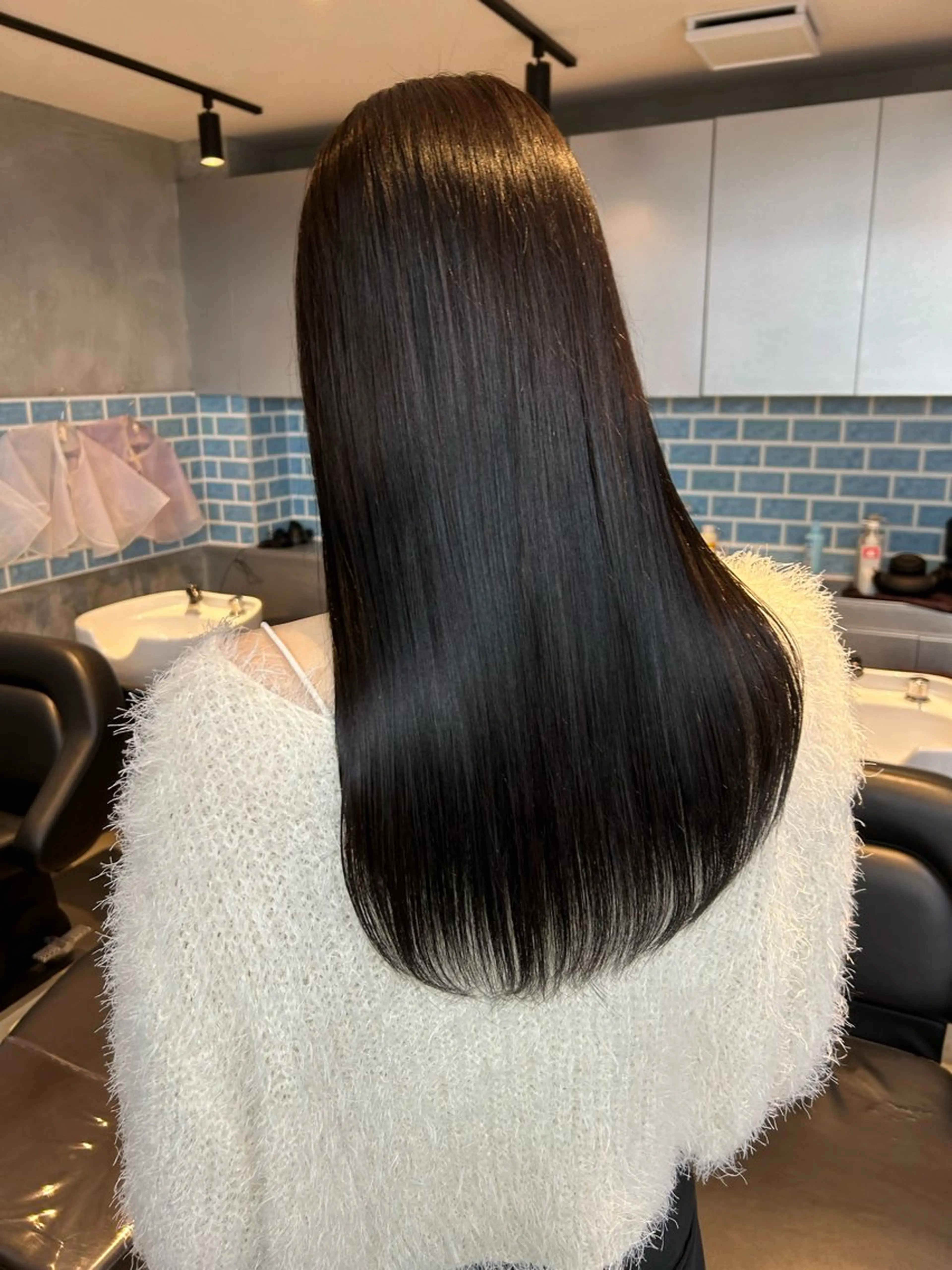 セミロング カラー パーマ 艶感カラー💫 りょお🫧のヘアスタイル