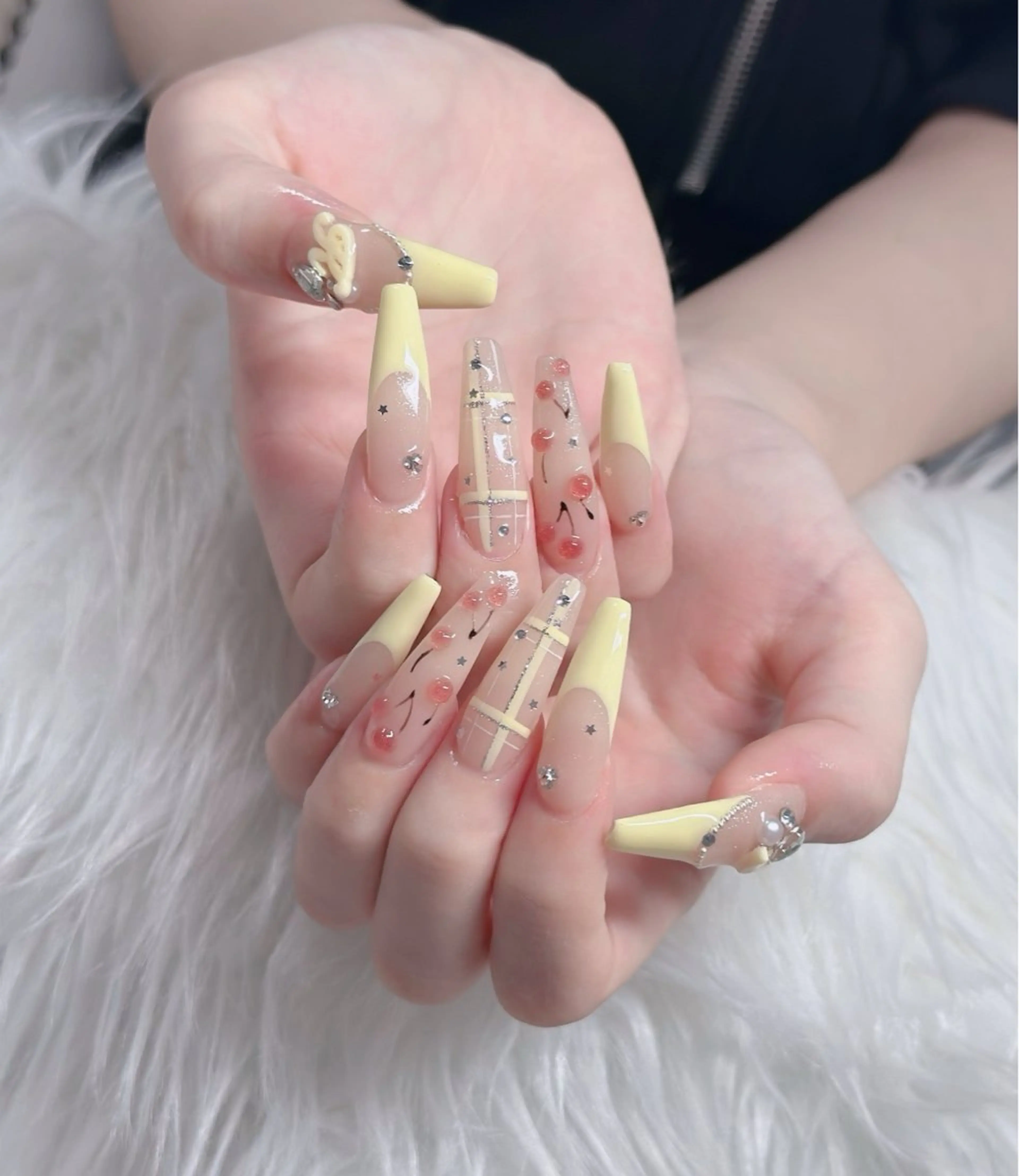 ネイル フレンチネイル ジェルネイル ガラスフレンチ ハロウィン ハート ハンドネイル H.baby Nail Salonのネイルデザイン