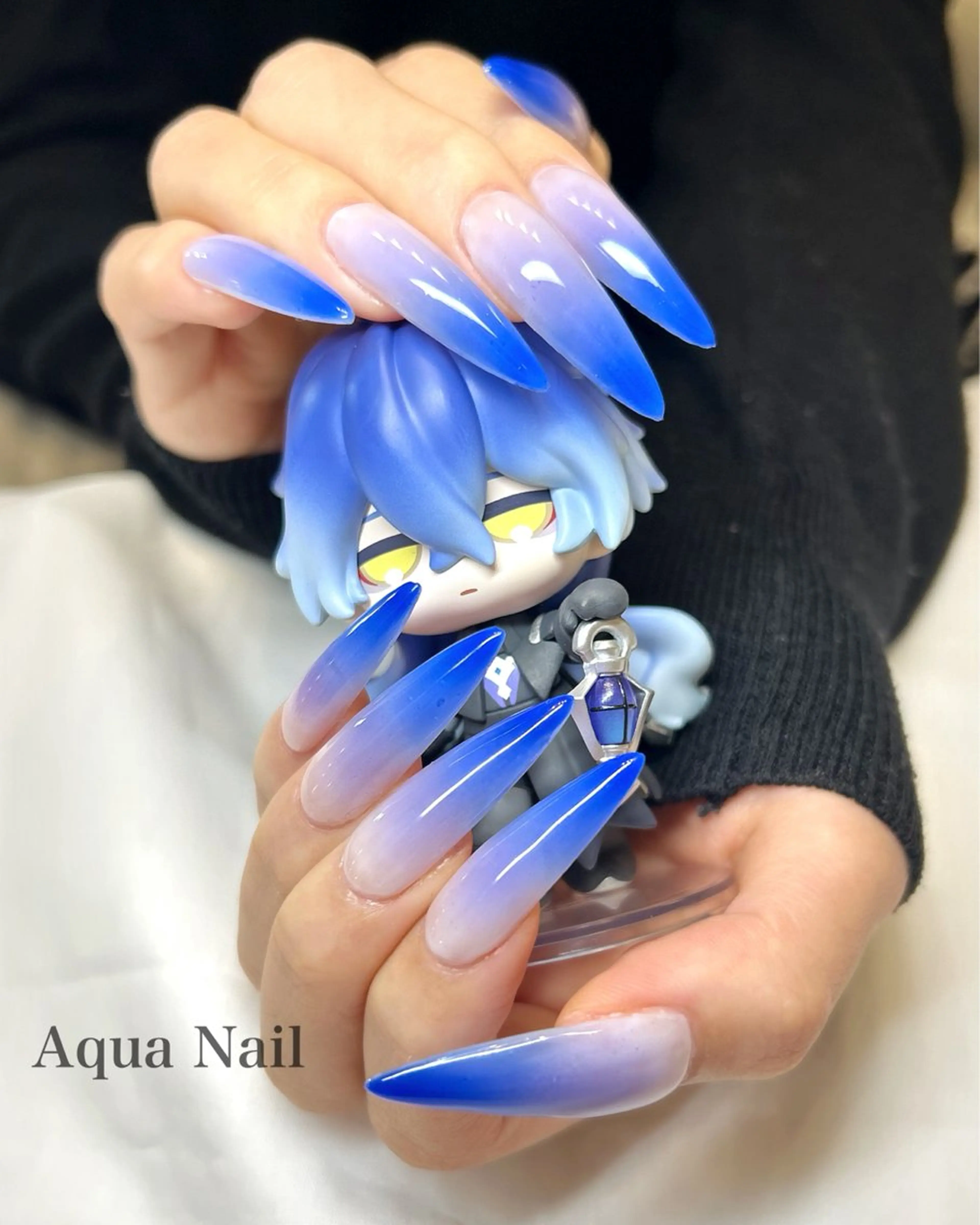 ネイル アートネイル ブルー グラデーション ロングネイル スカルプネイル ハンドネイル AQUA NAILのネイルデザイン