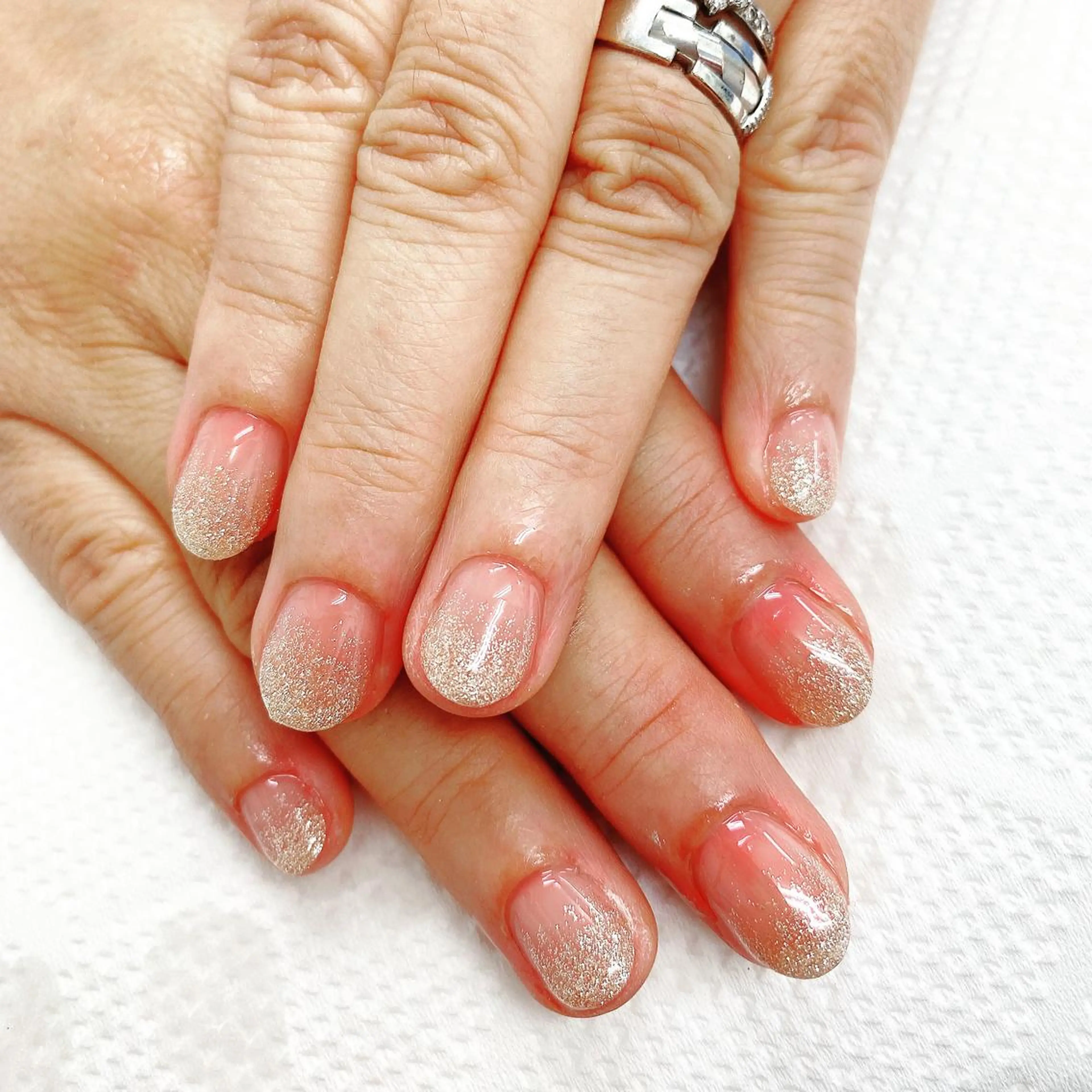 ネイル グラデーション ラメ(グリッター) ラメグラデーション N._._.claw[エヌクロー]所属・N._._. clawのネイルデザイン